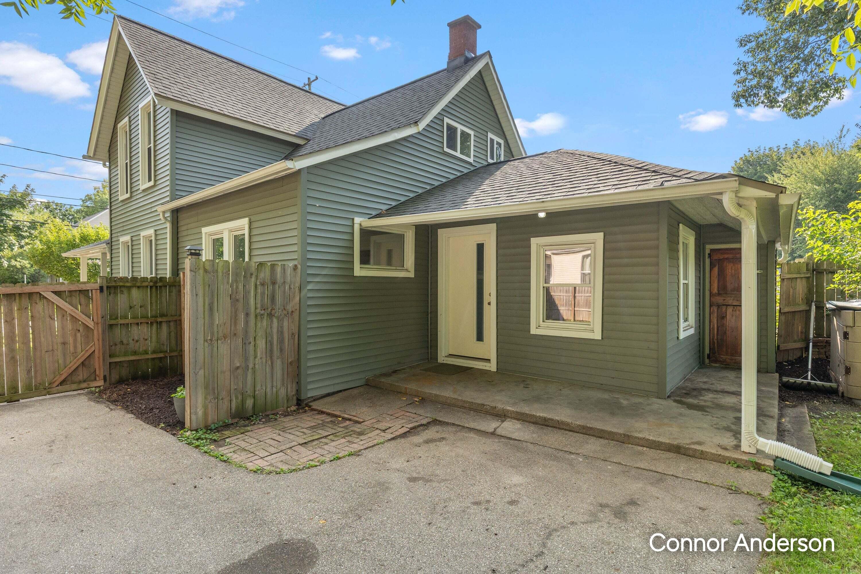 543 Leonard Street NE Grand Rapids MI 49503