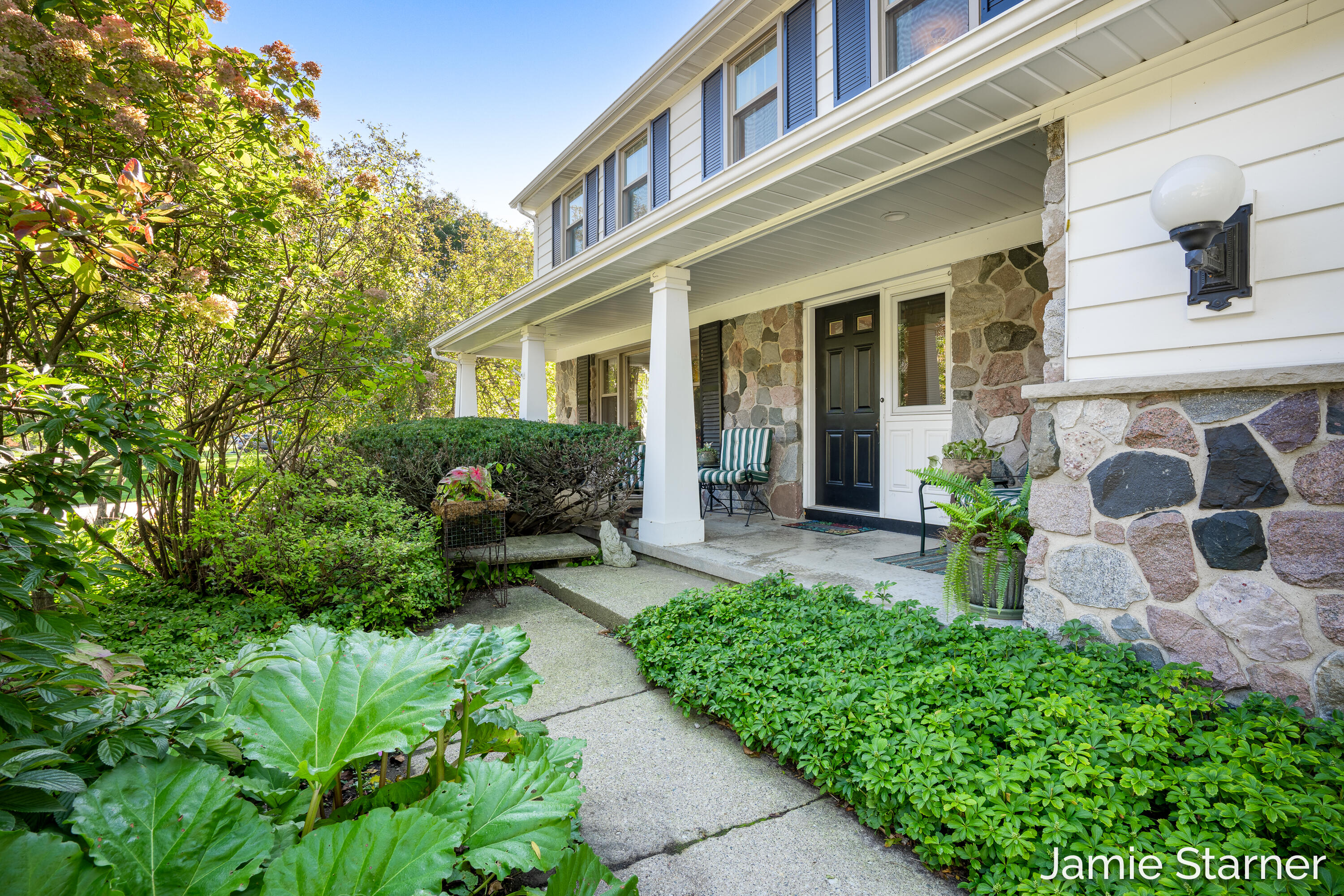 2110 Blueberry Drive NW Grand Rapids MI 49504