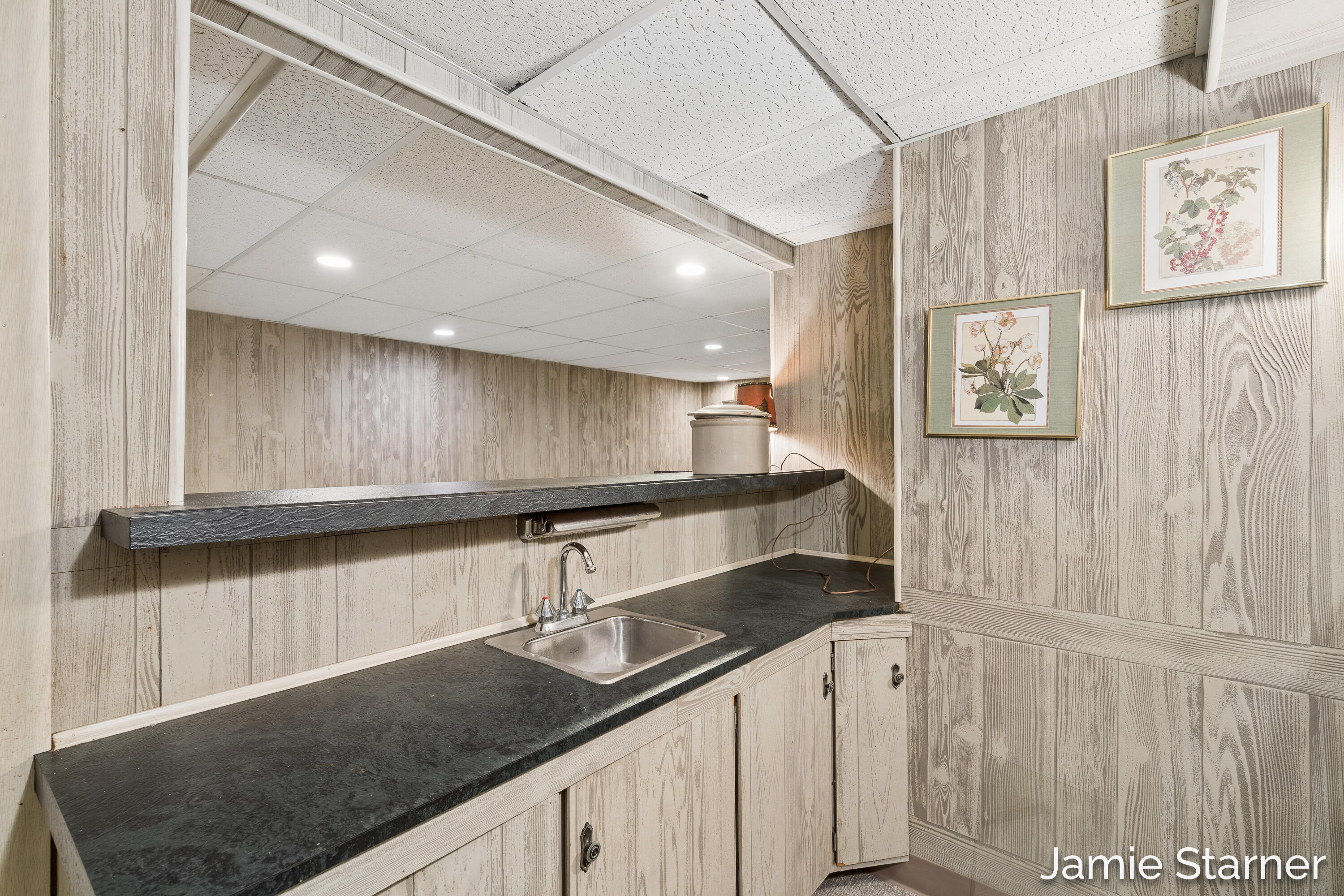 2110 Blueberry Drive NW Grand Rapids MI 49504