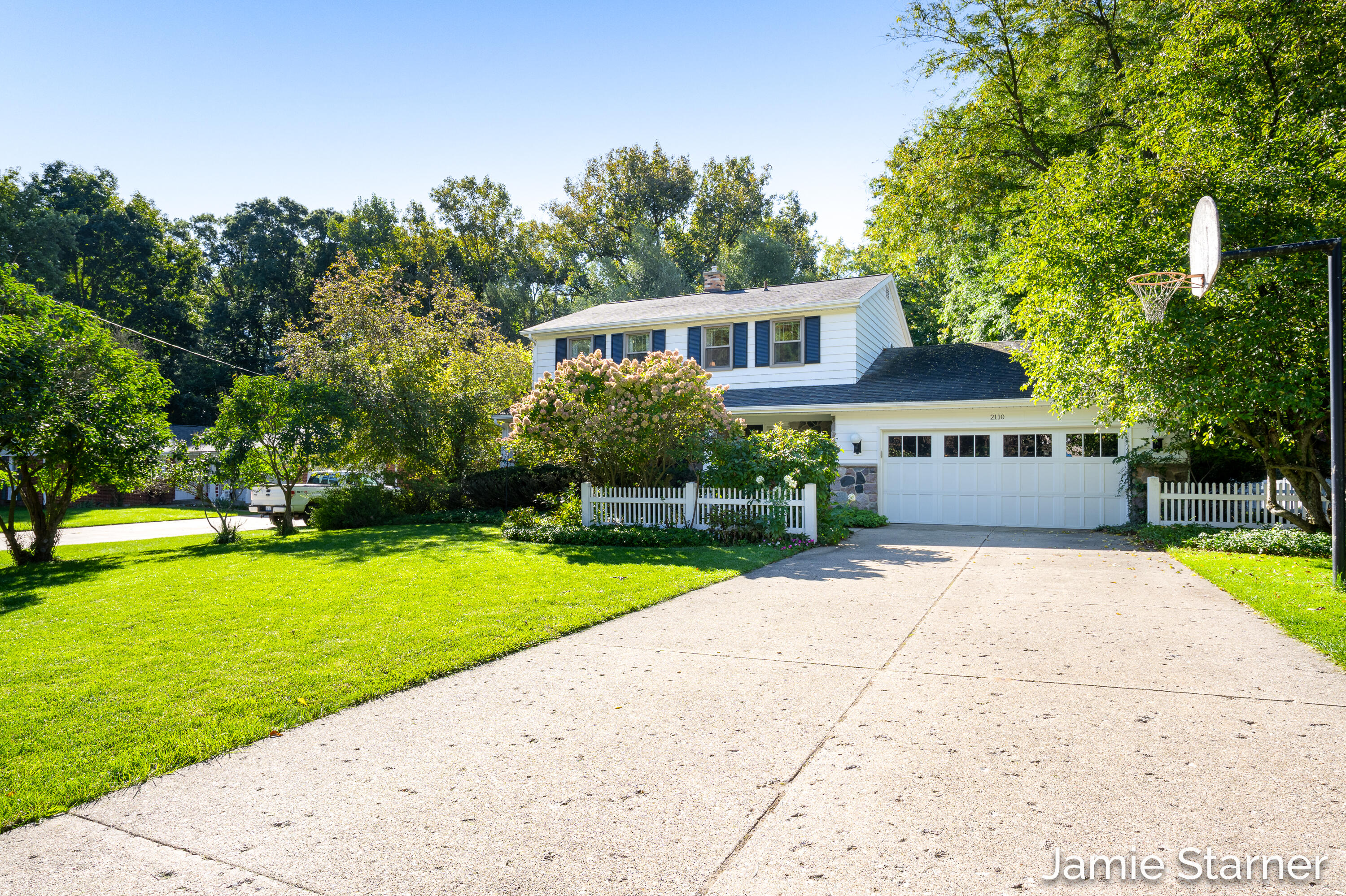 2110 Blueberry Drive NW Grand Rapids MI 49504