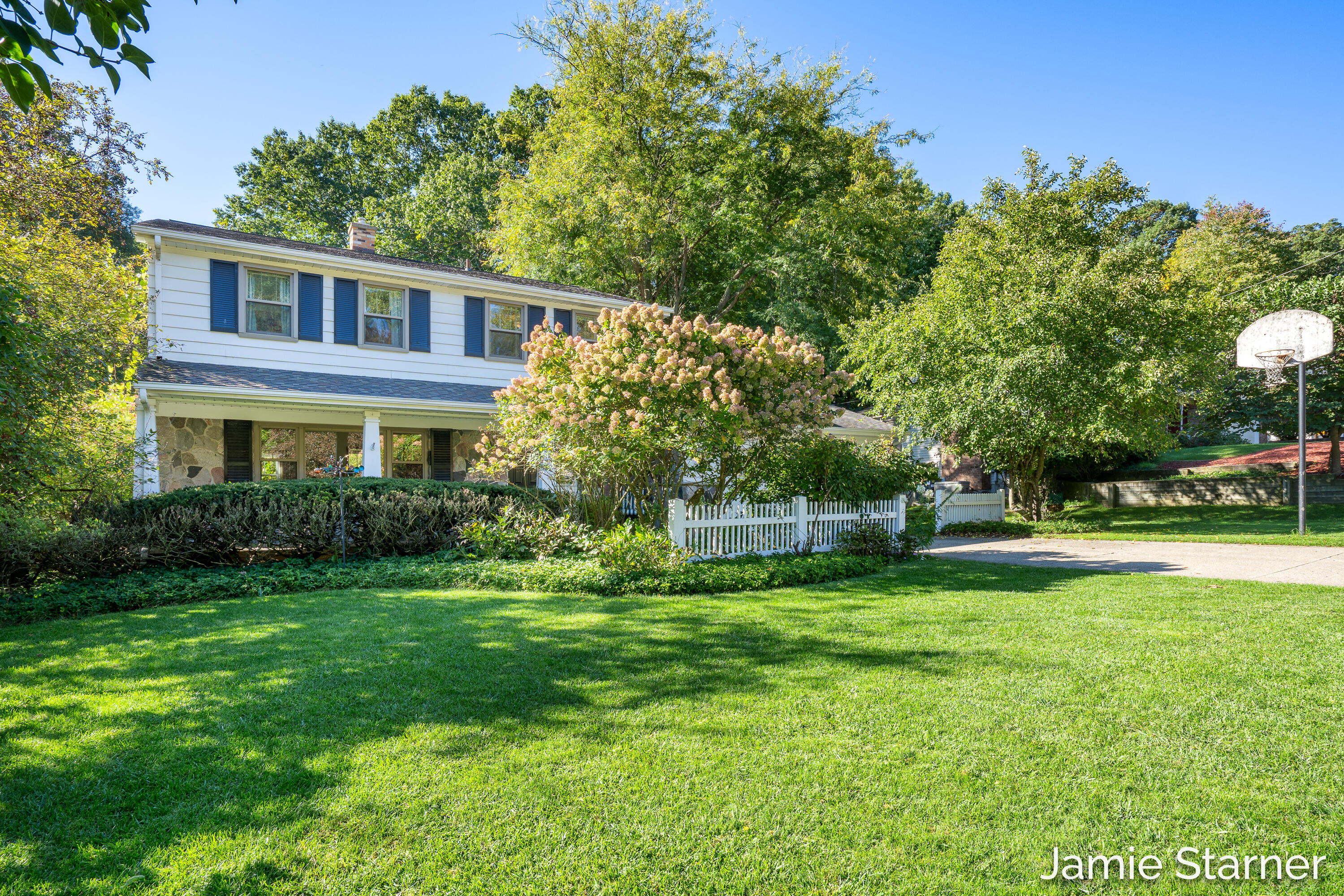 2110 Blueberry Drive NW Grand Rapids MI 49504