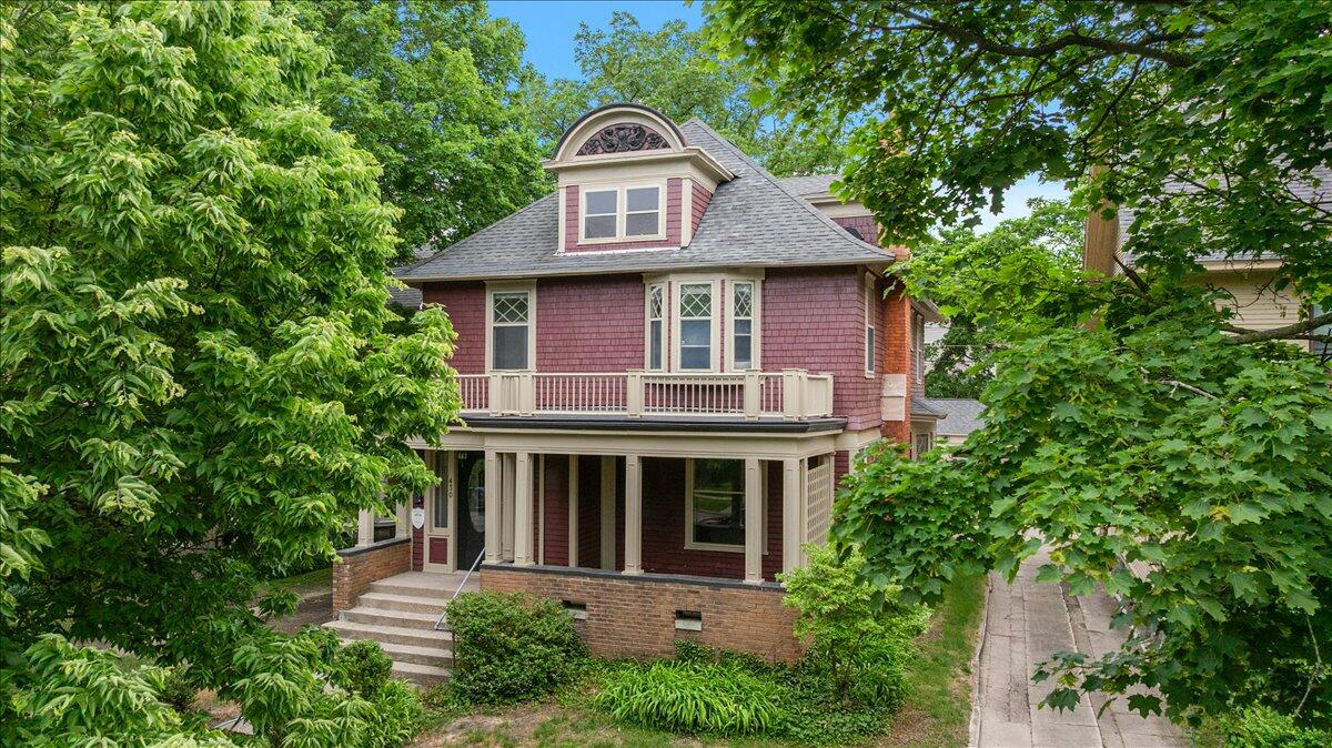 430 Paris Avenue SE Grand Rapids MI 49503
