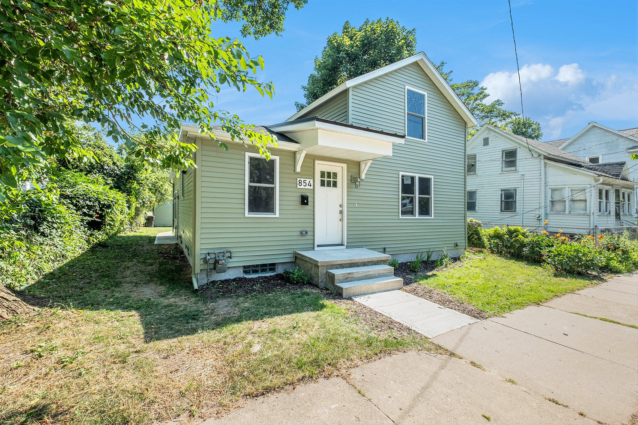 854 First Street NW Grand Rapids MI 49504