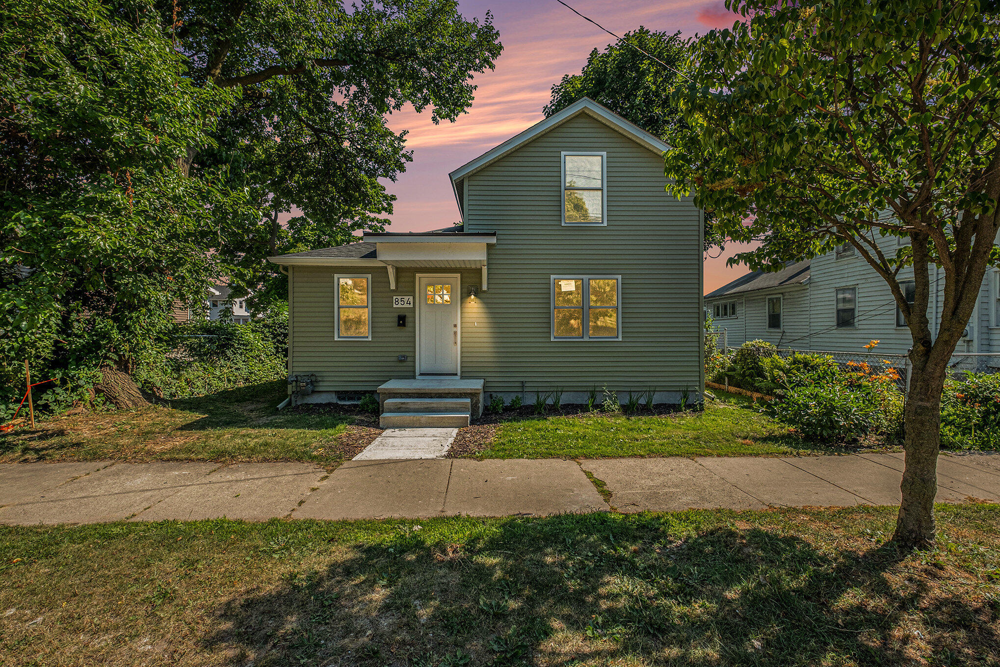 854 First Street NW Grand Rapids MI 49504