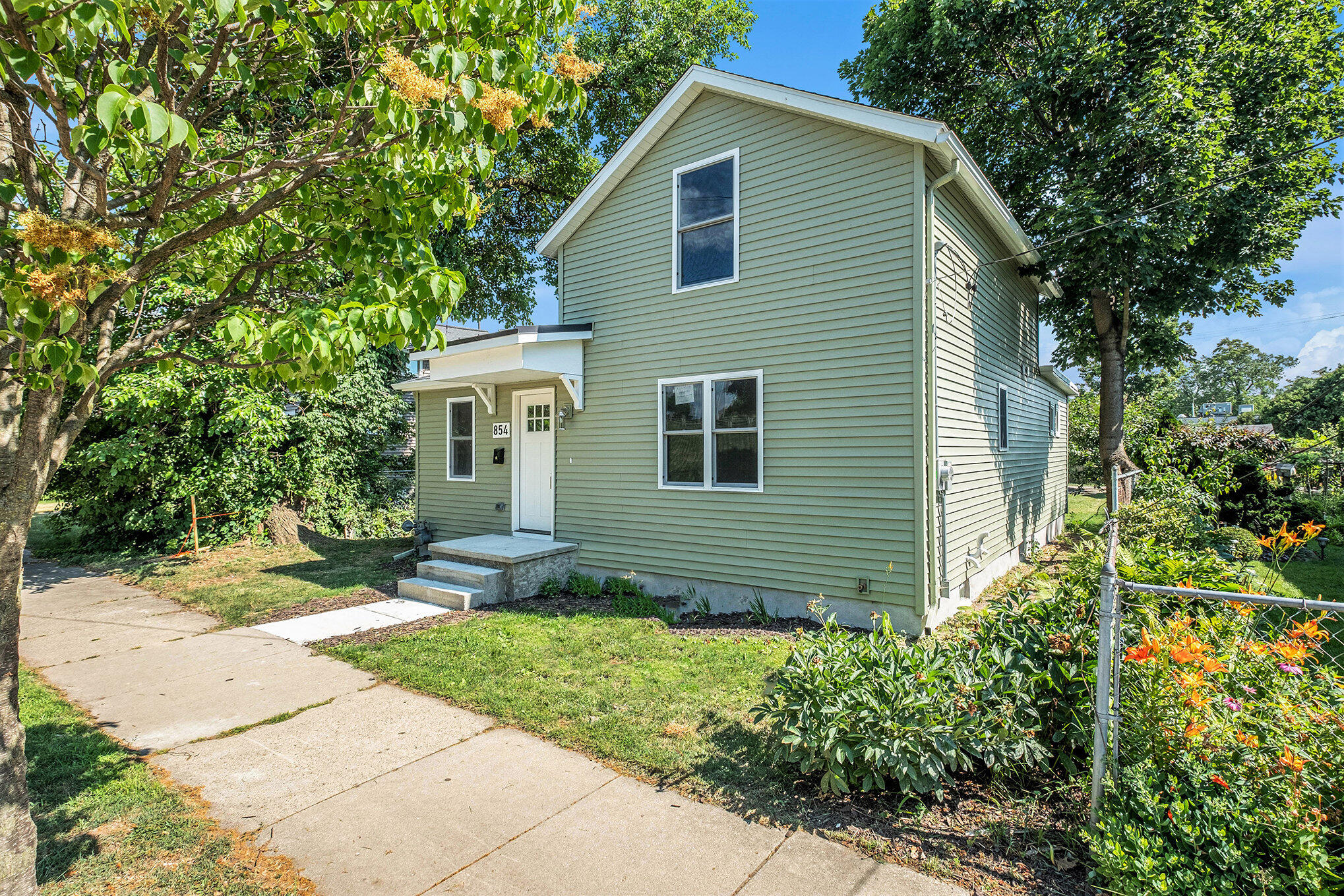 854 First Street NW Grand Rapids MI 49504