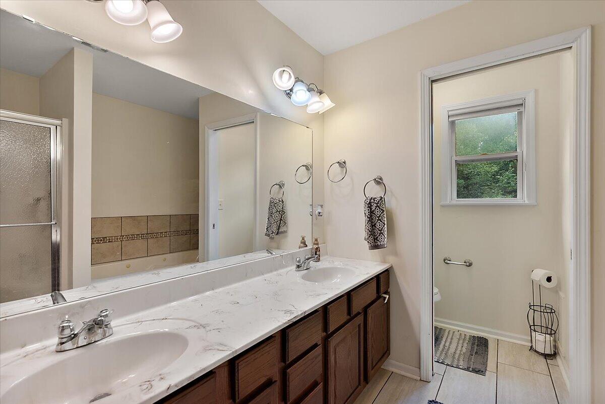 9354 Stratford Woods Trail Kalamazoo MI 49009
