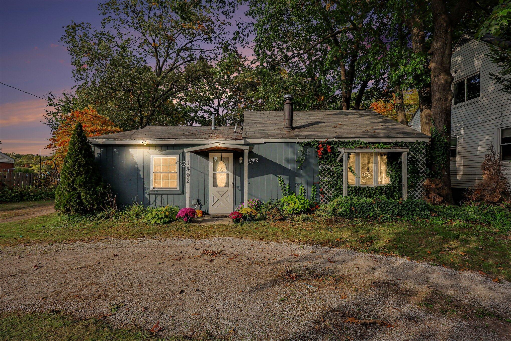 1492 E Broadway Avenue Norton Shores MI 49444