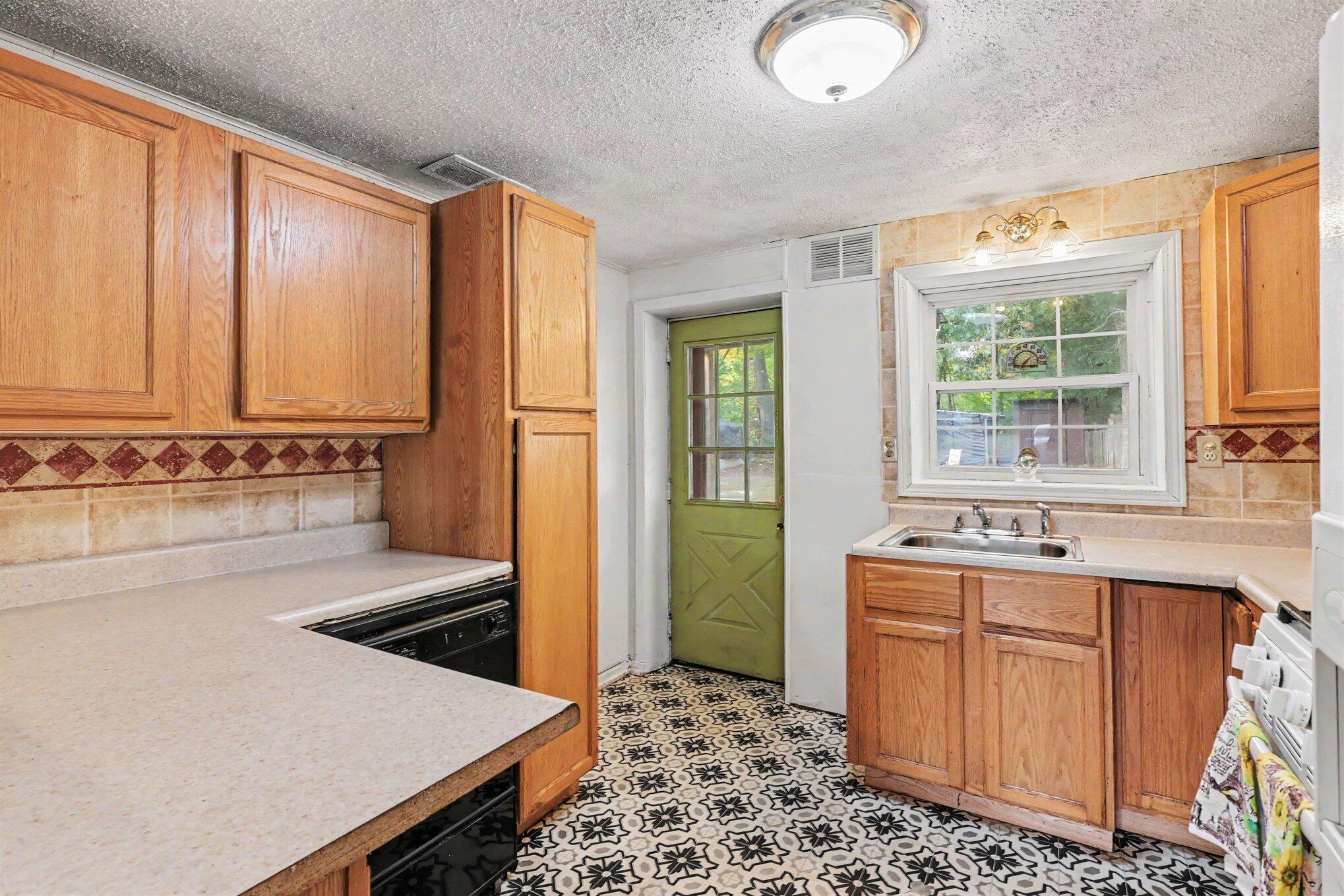 1492 E Broadway Avenue Norton Shores MI 49444