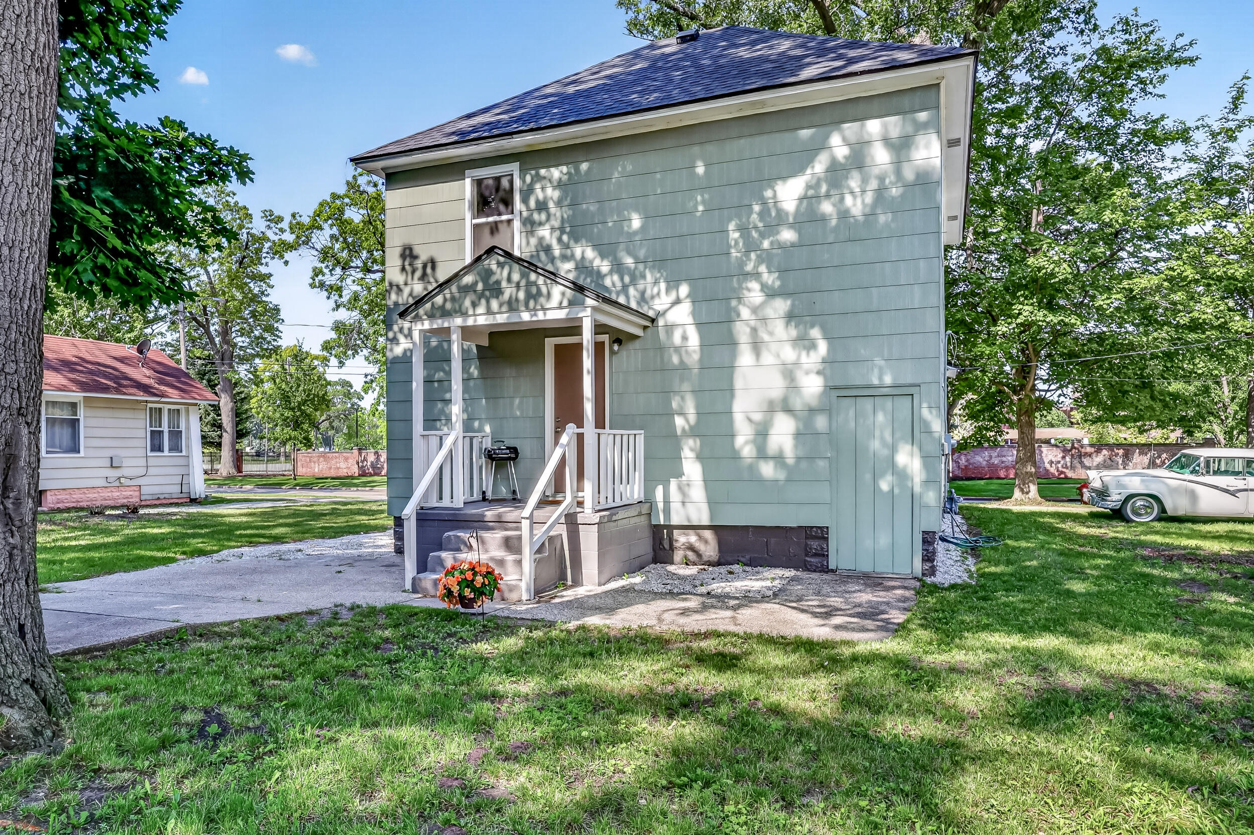 1688 Hoyt Street Muskegon MI 49442