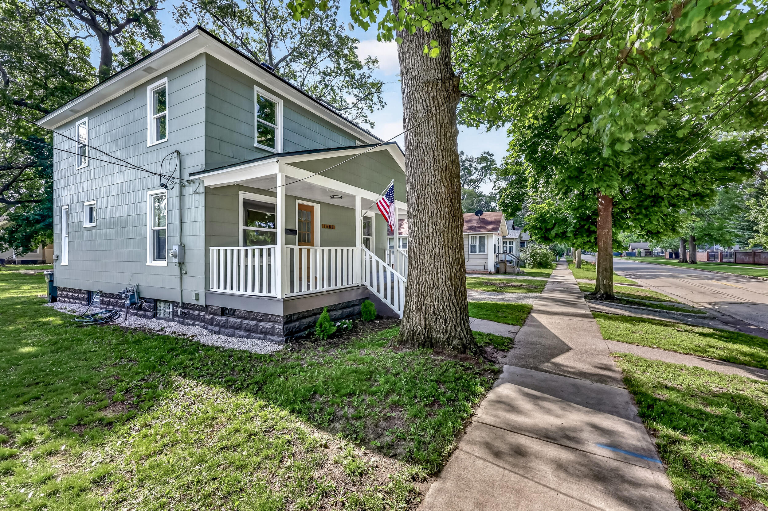 1688 Hoyt Street Muskegon MI 49442