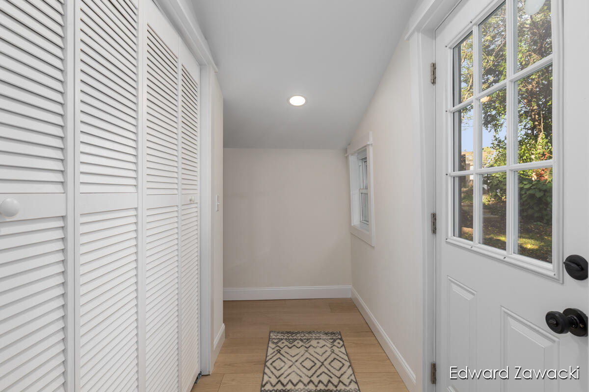 1043 Sigsbee Street SE Grand Rapids MI 49506