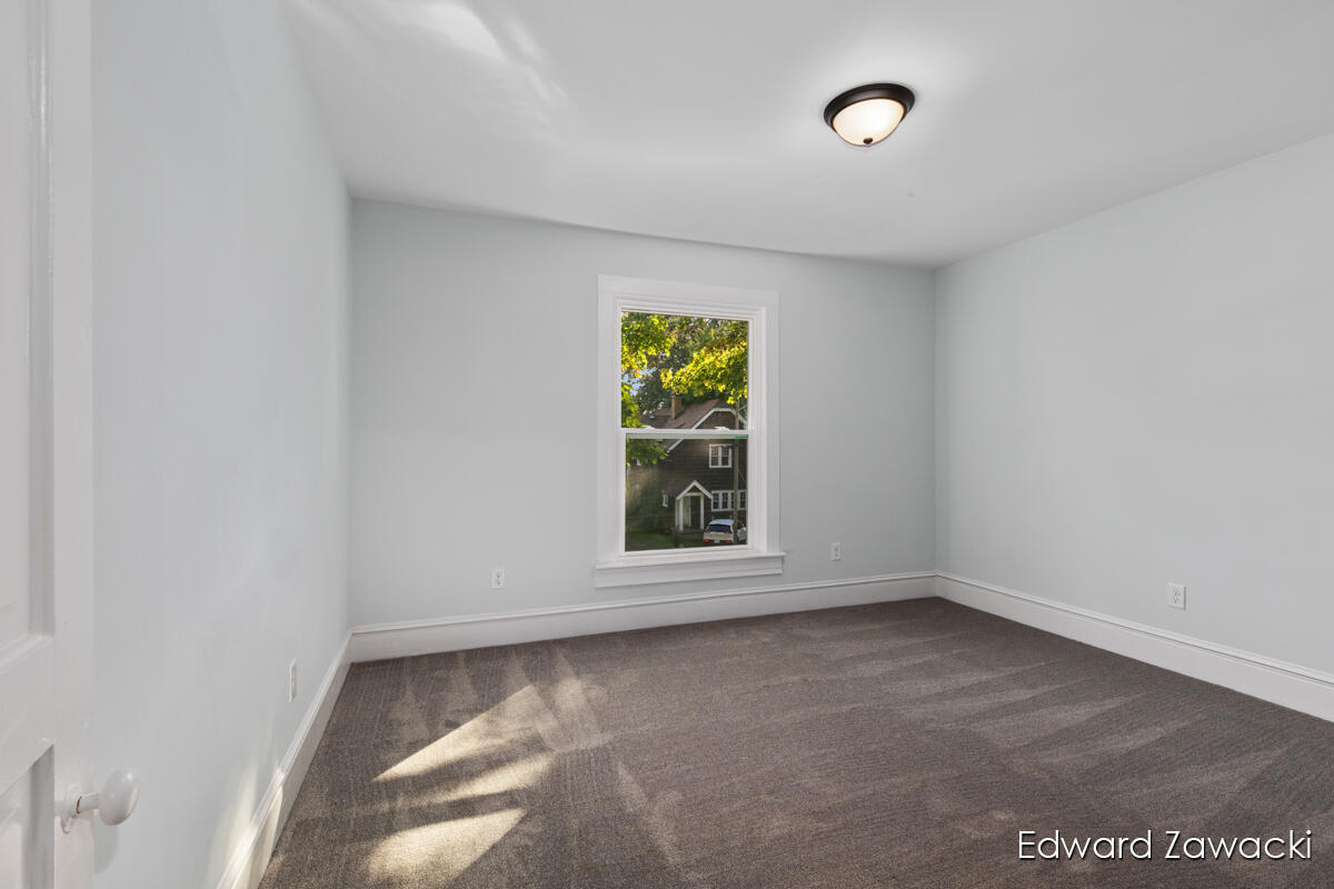 1043 Sigsbee Street SE Grand Rapids MI 49506