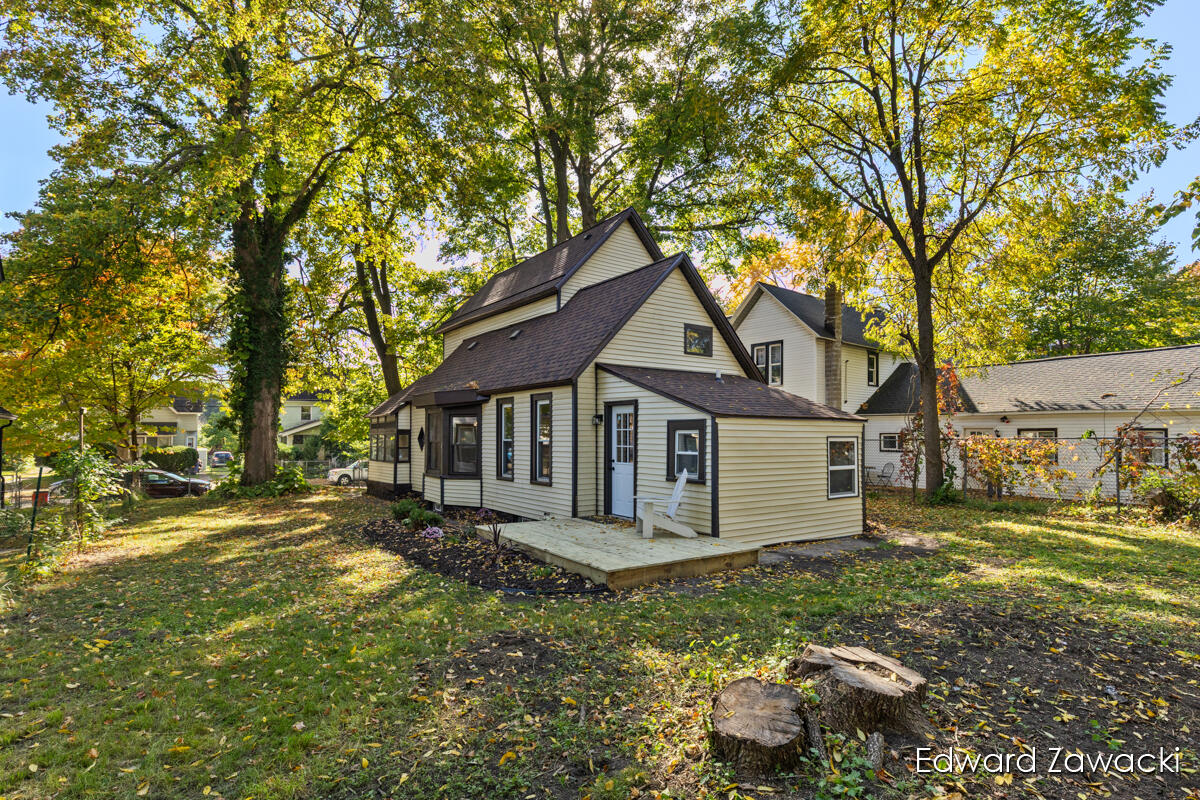 1043 Sigsbee Street SE Grand Rapids MI 49506