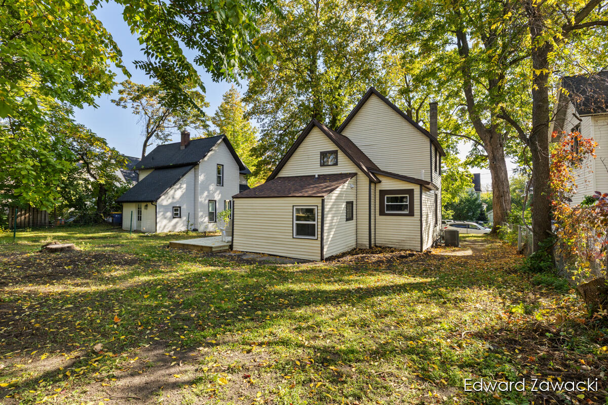 1043 Sigsbee Street SE Grand Rapids MI 49506