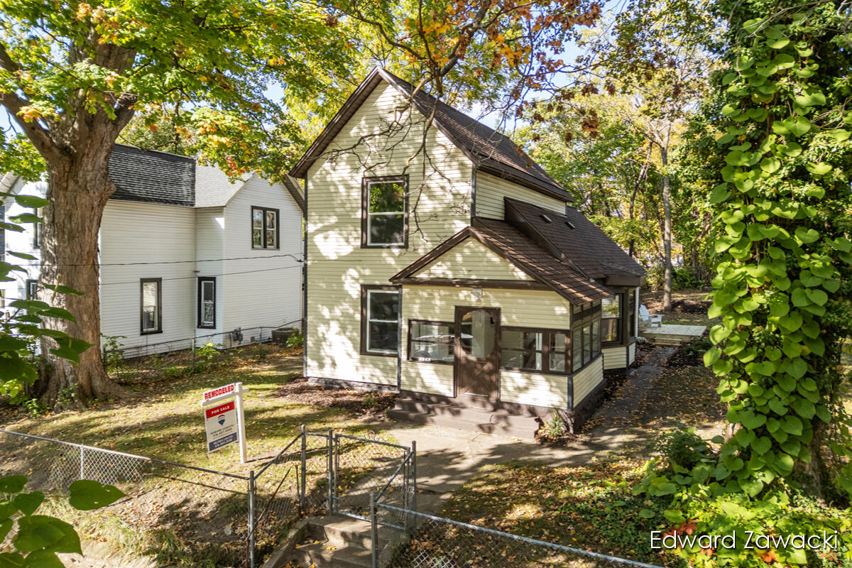 1043 Sigsbee Street SE Grand Rapids MI 49506