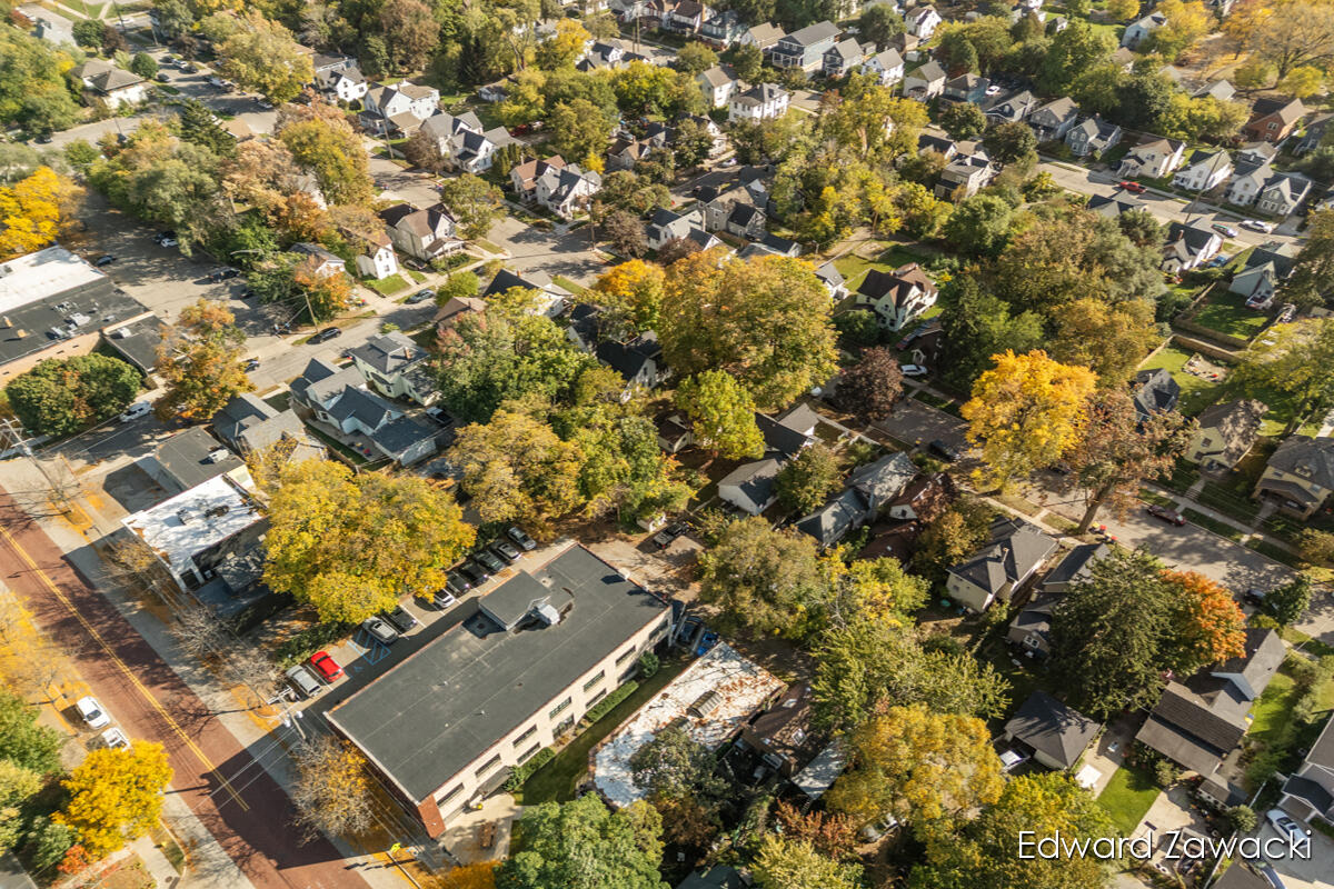 1043 Sigsbee Street SE Grand Rapids MI 49506