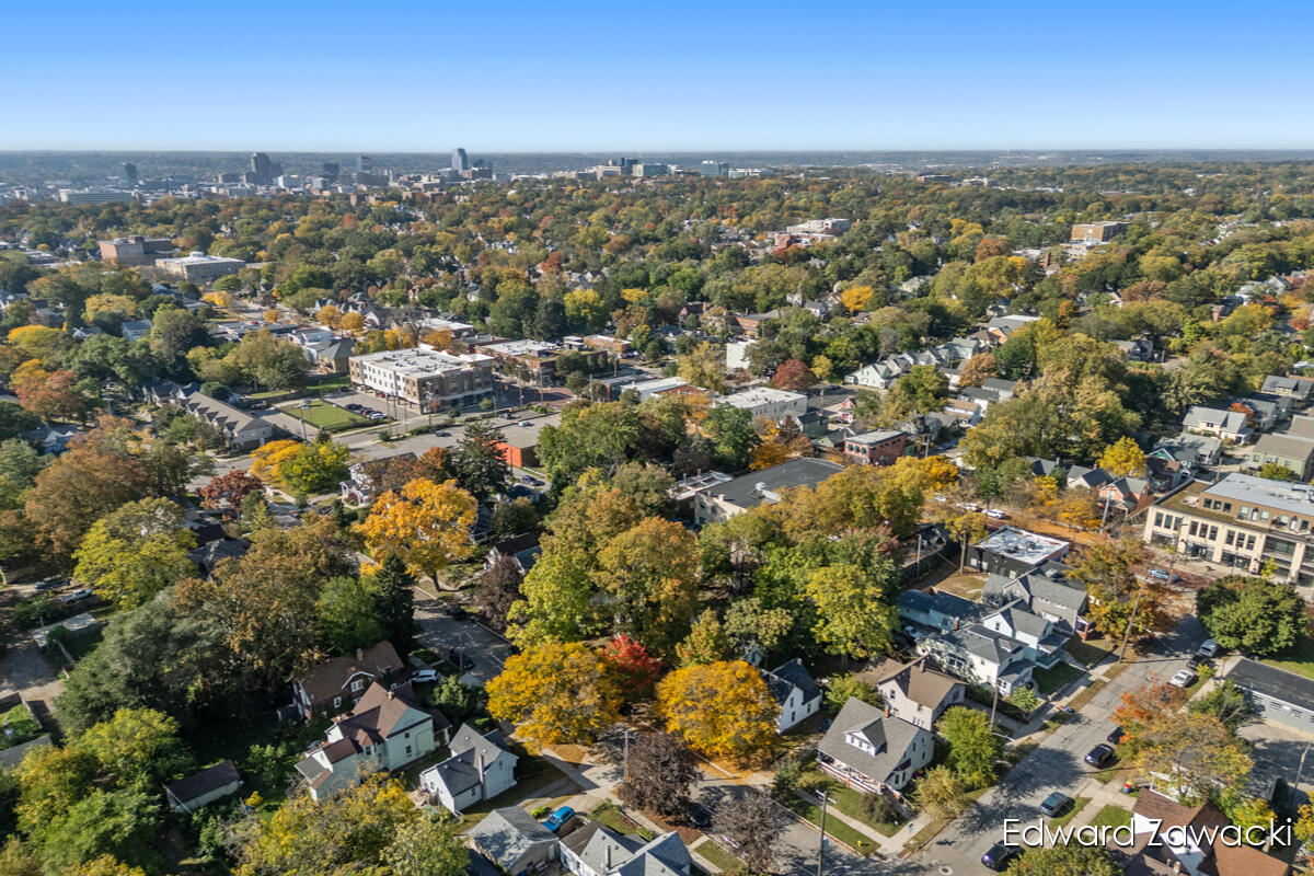 1043 Sigsbee Street SE Grand Rapids MI 49506