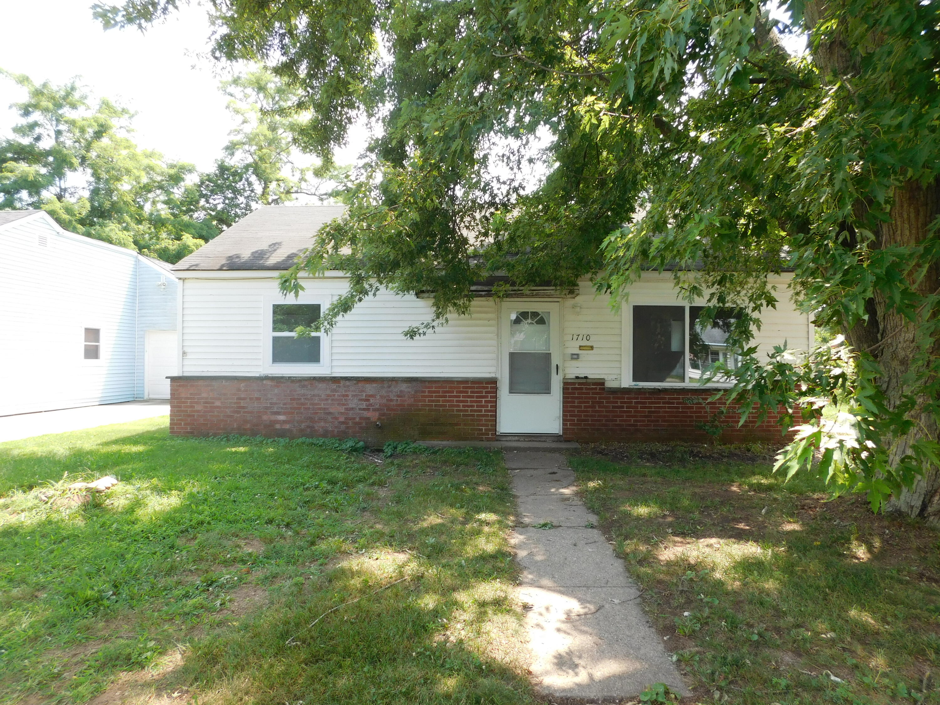 1710 Cass Street Niles MI 49120