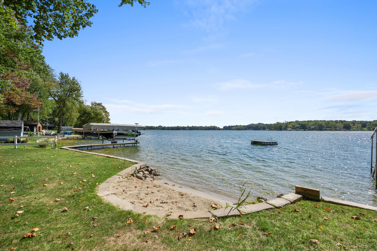 2529 Miner Lake Drive Allegan MI 49010