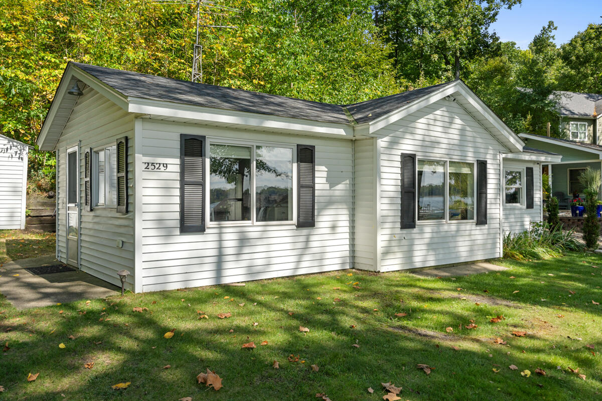 2529 Miner Lake Drive Allegan MI 49010