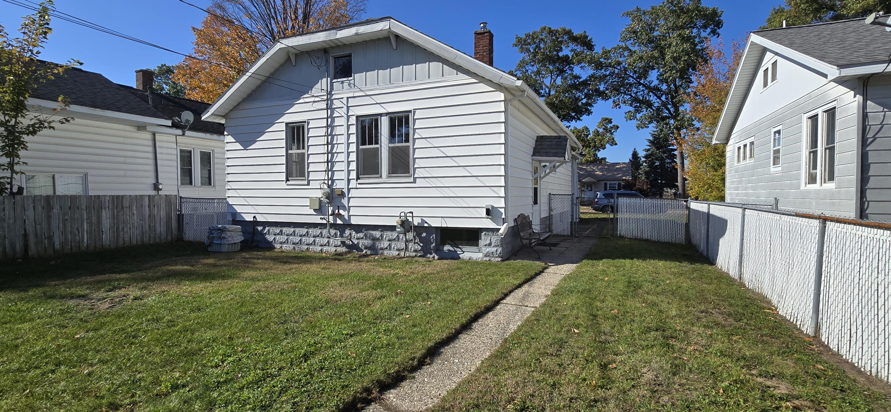 2003 Moulton Avenue Muskegon MI 49445