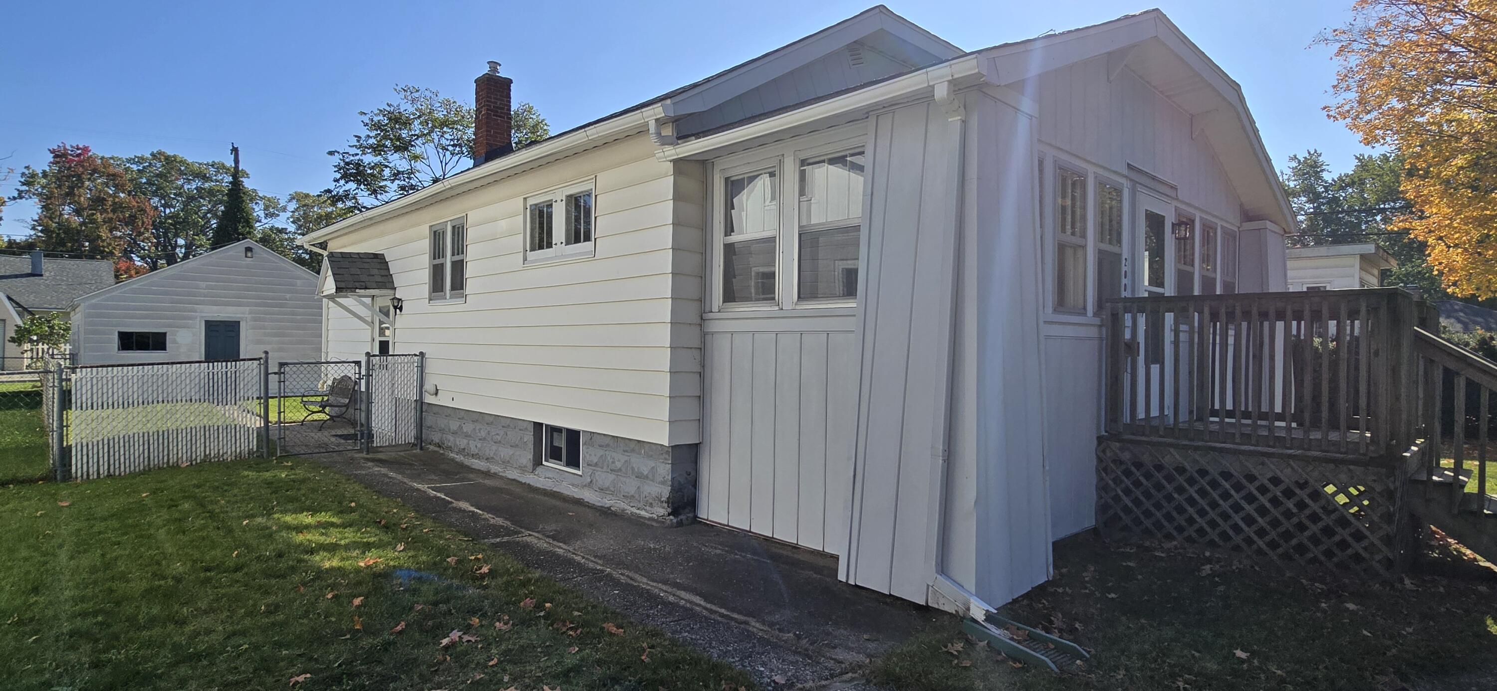 2003 Moulton Avenue Muskegon MI 49445