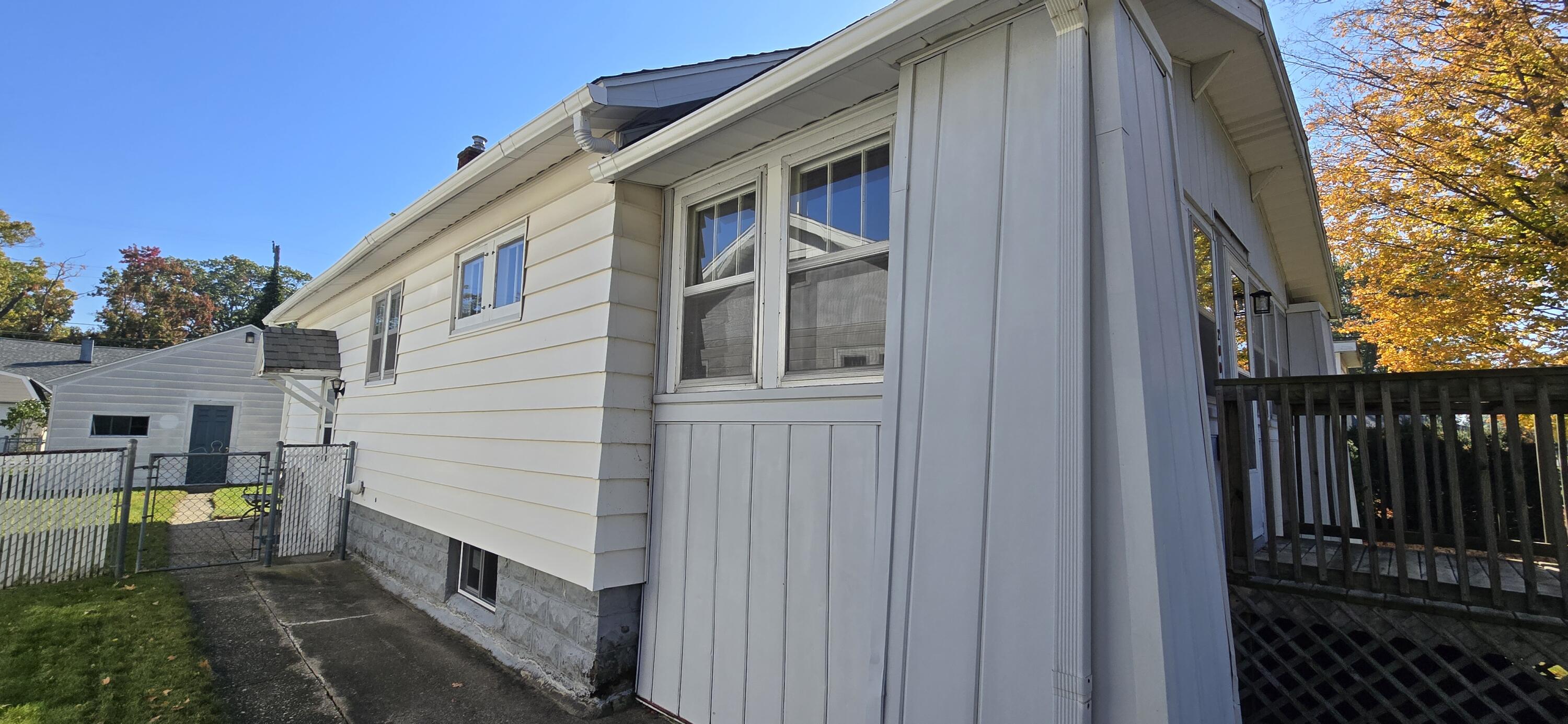 2003 Moulton Avenue Muskegon MI 49445