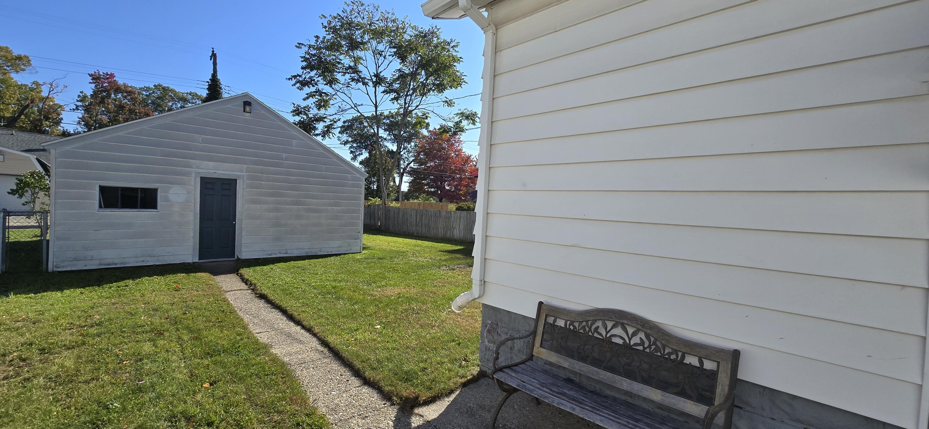 2003 Moulton Avenue Muskegon MI 49445