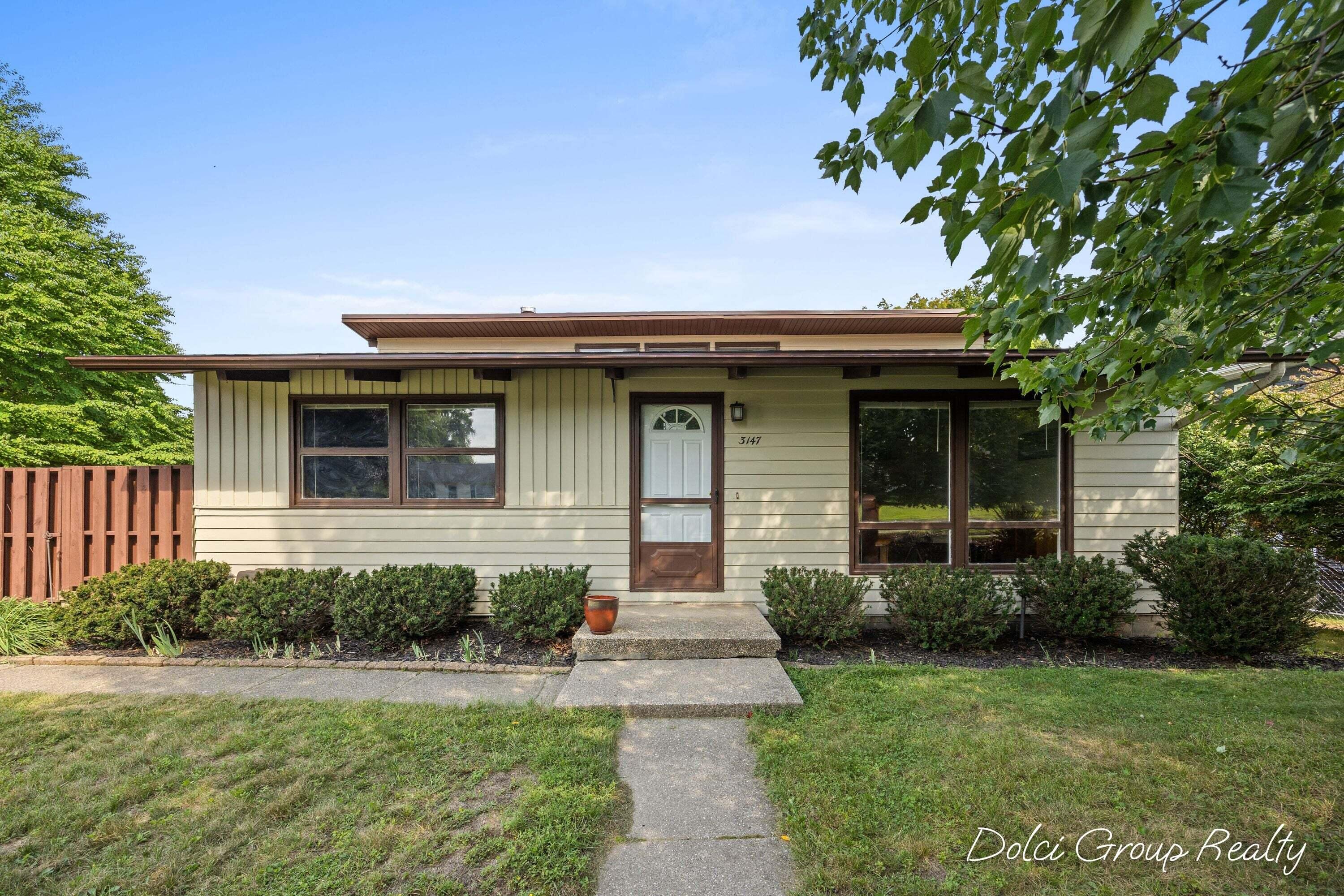 3147 Tuell Street NW Grand Rapids MI 49504