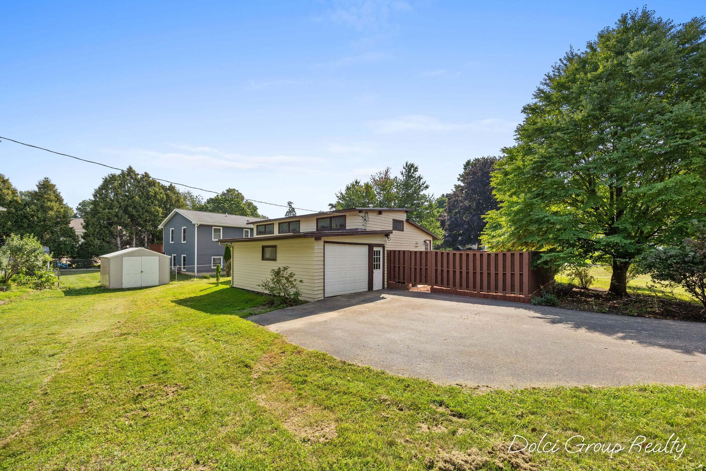 3147 Tuell Street NW Grand Rapids MI 49504