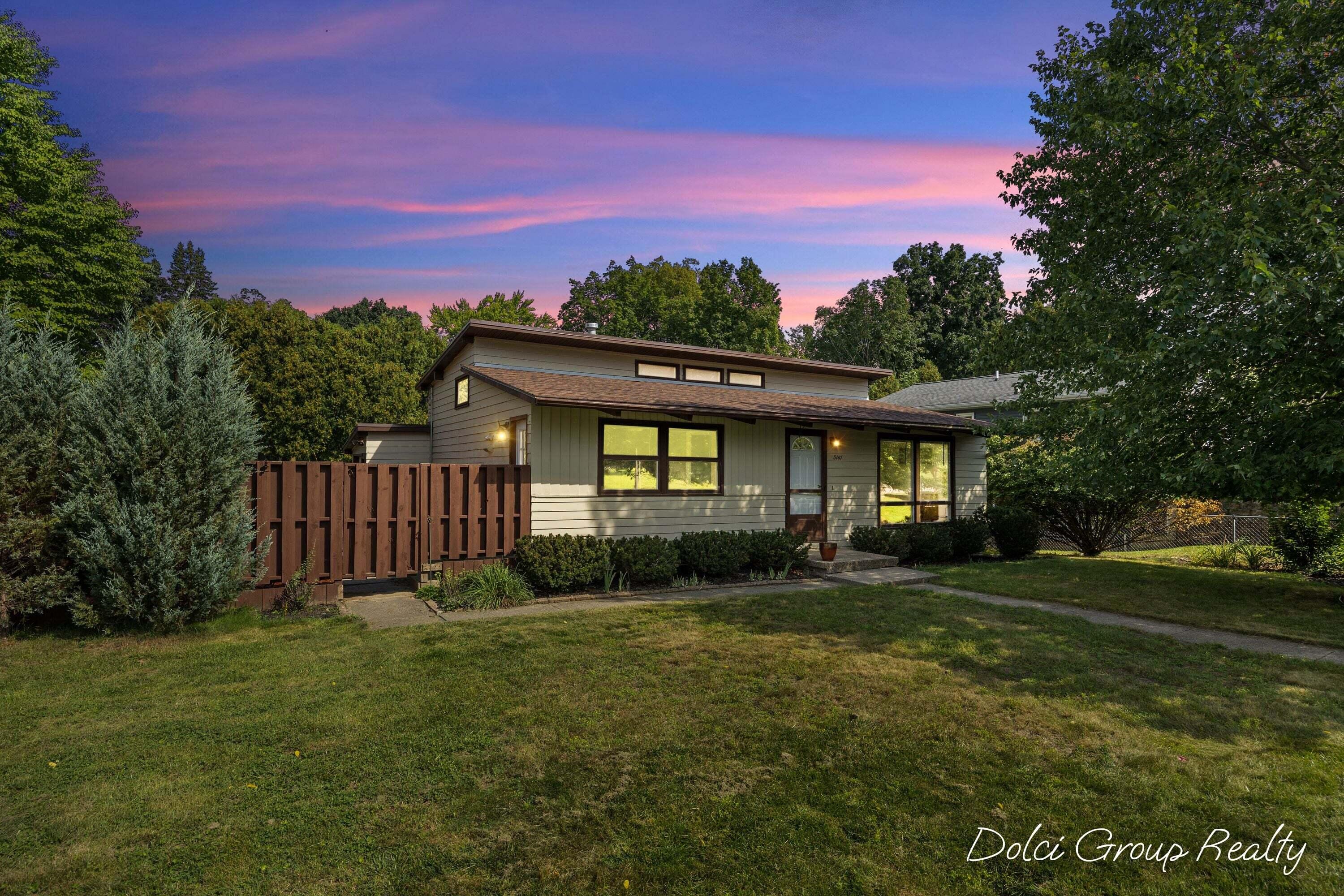 3147 Tuell Street NW Grand Rapids MI 49504