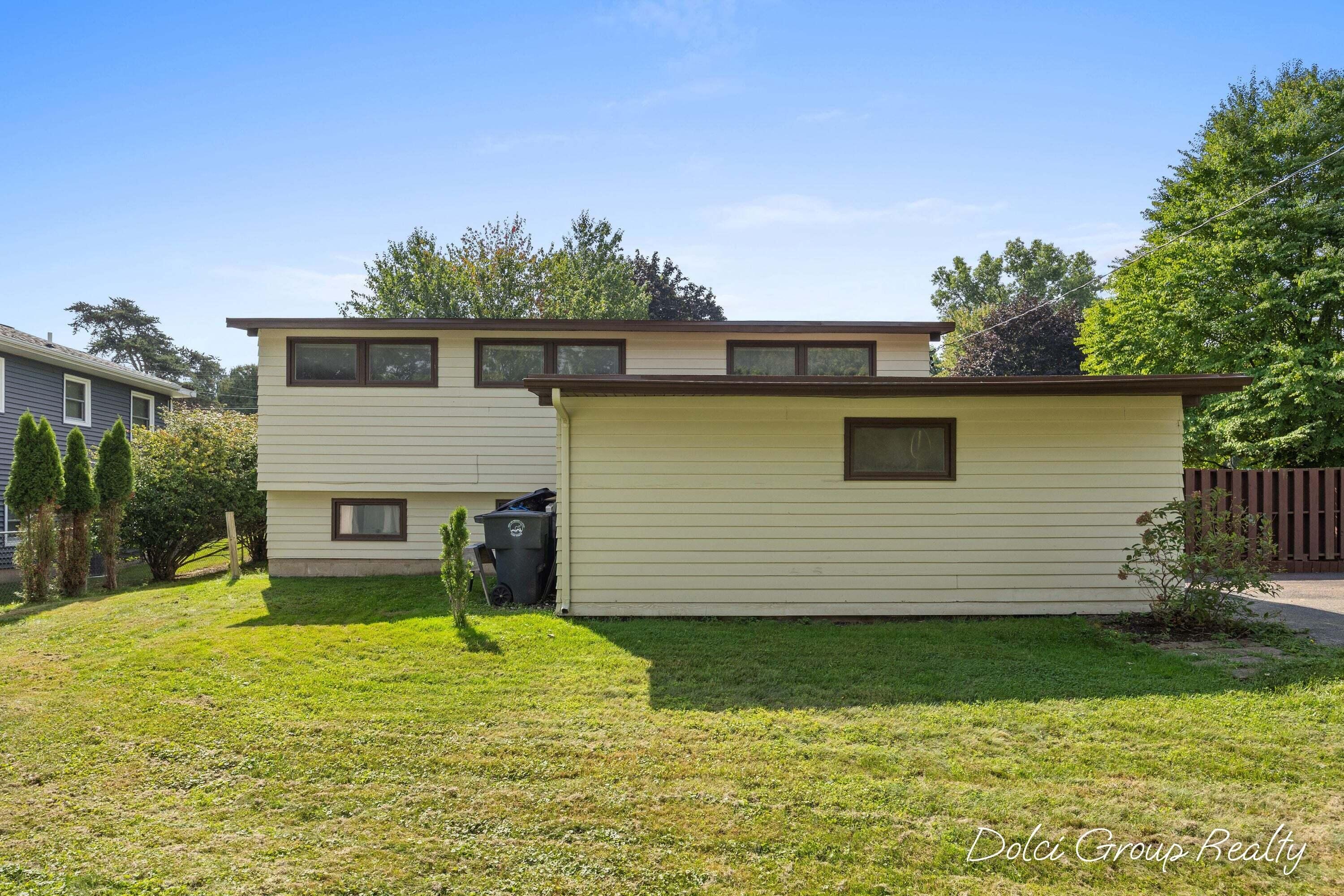 3147 Tuell Street NW Grand Rapids MI 49504
