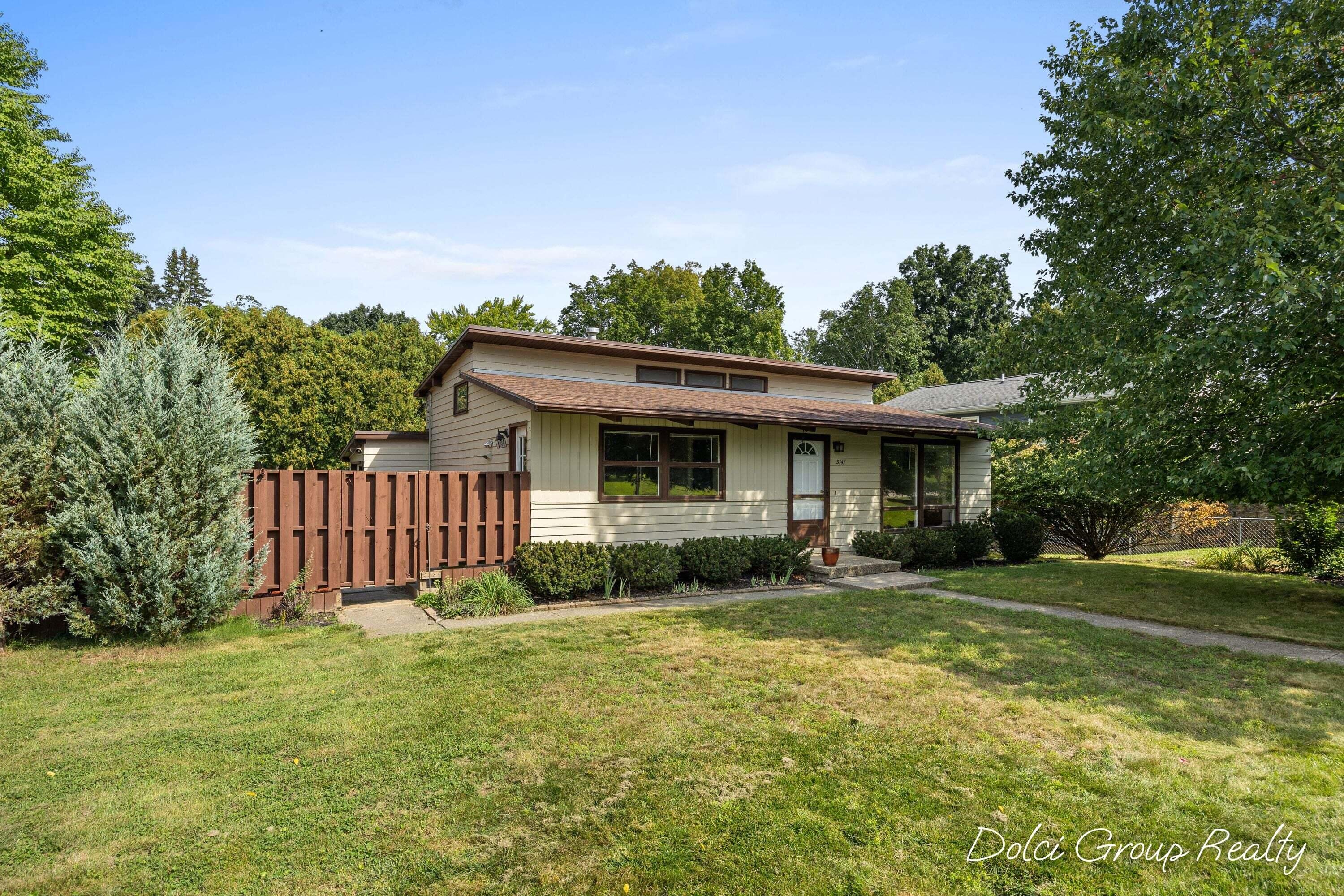 3147 Tuell Street NW Grand Rapids MI 49504