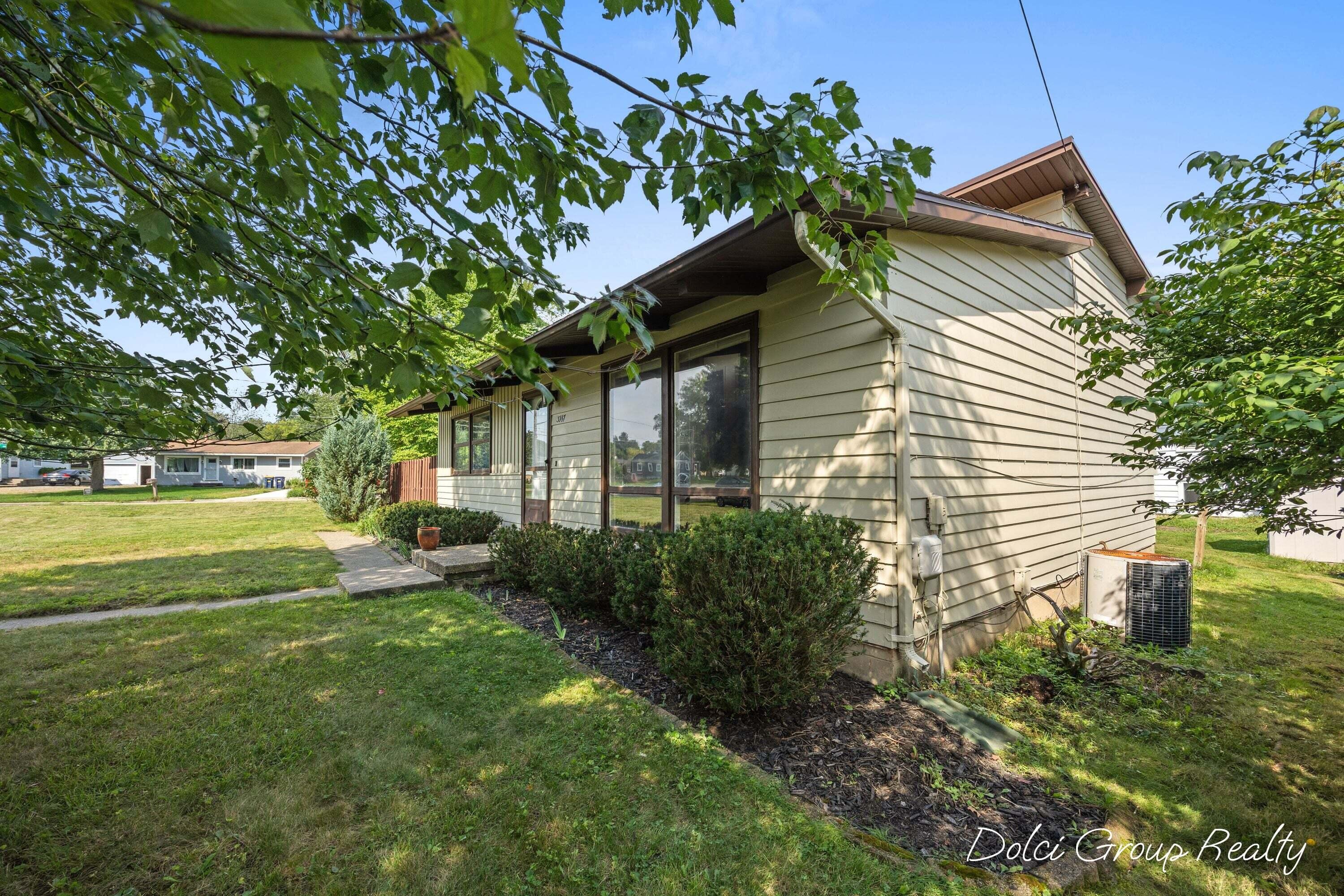 3147 Tuell Street NW Grand Rapids MI 49504