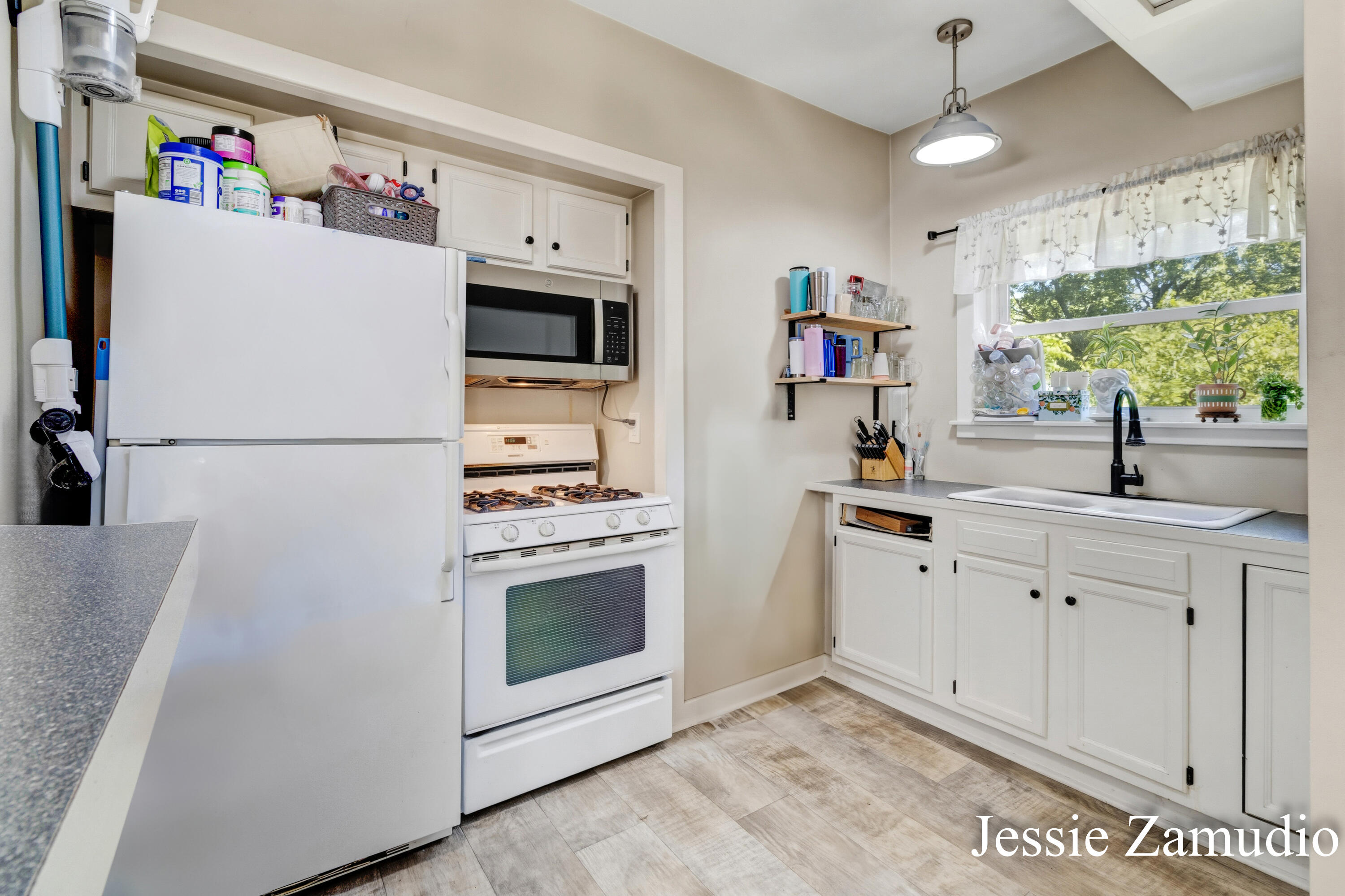 947 Lyon Street NE Grand Rapids MI 49503