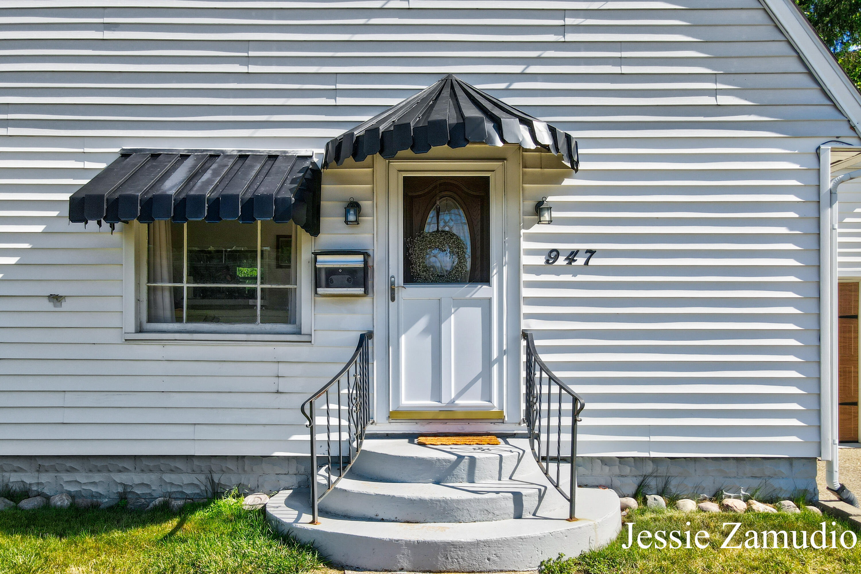 947 Lyon Street NE Grand Rapids MI 49503
