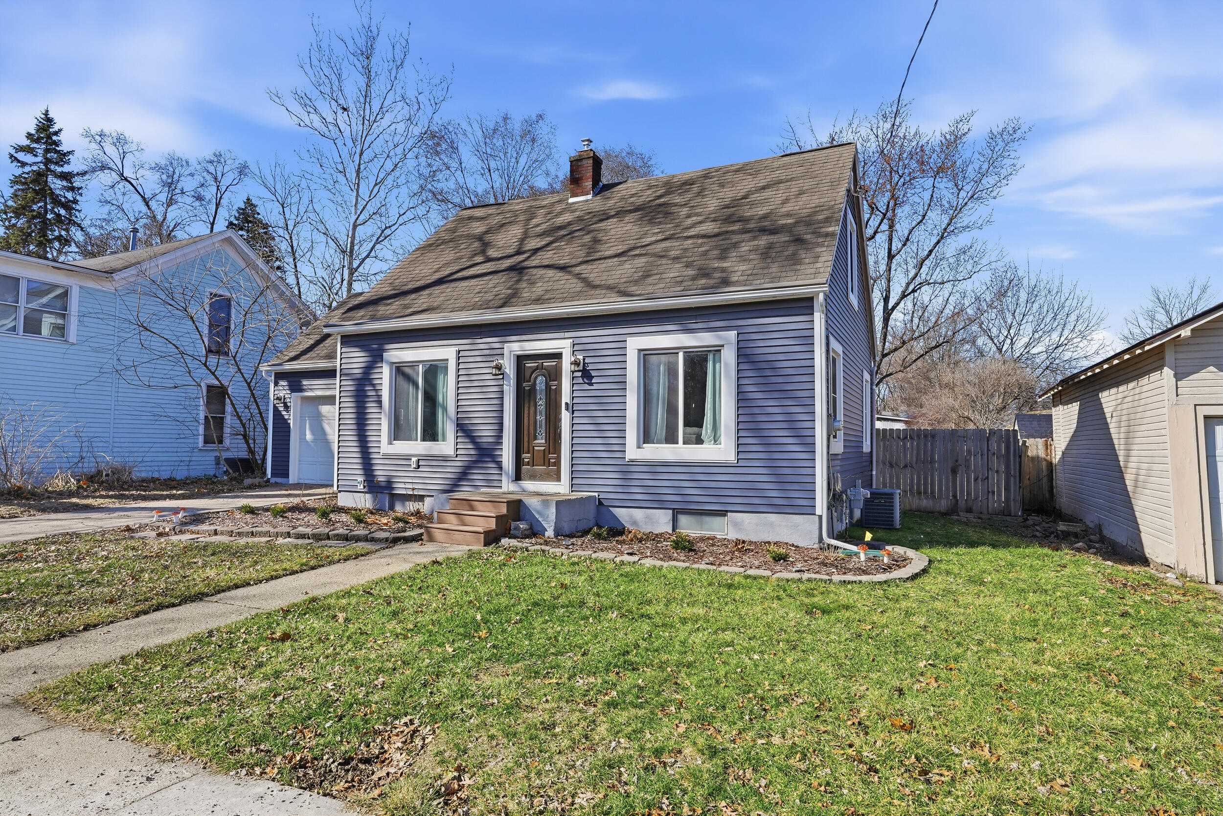 608 Park Street Fenton MI 48430