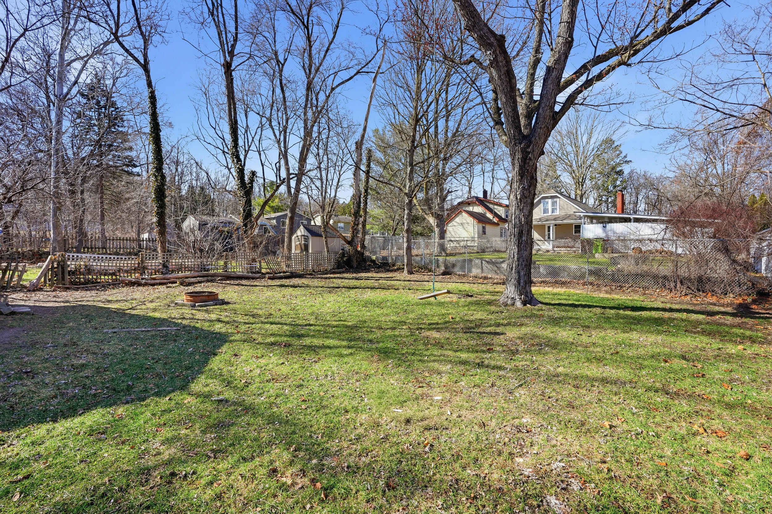 608 Park Street Fenton MI 48430