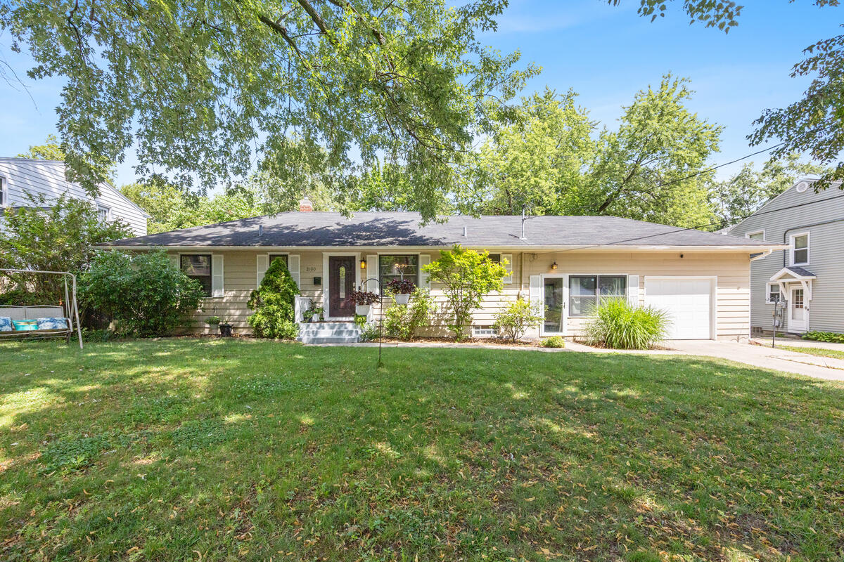 2100 Cambridge Drive SE Grand Rapids MI 49506