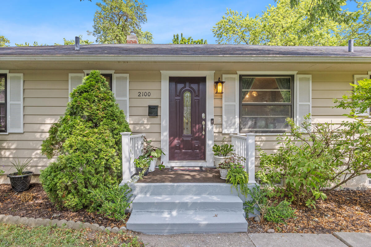 2100 Cambridge Drive SE Grand Rapids MI 49506