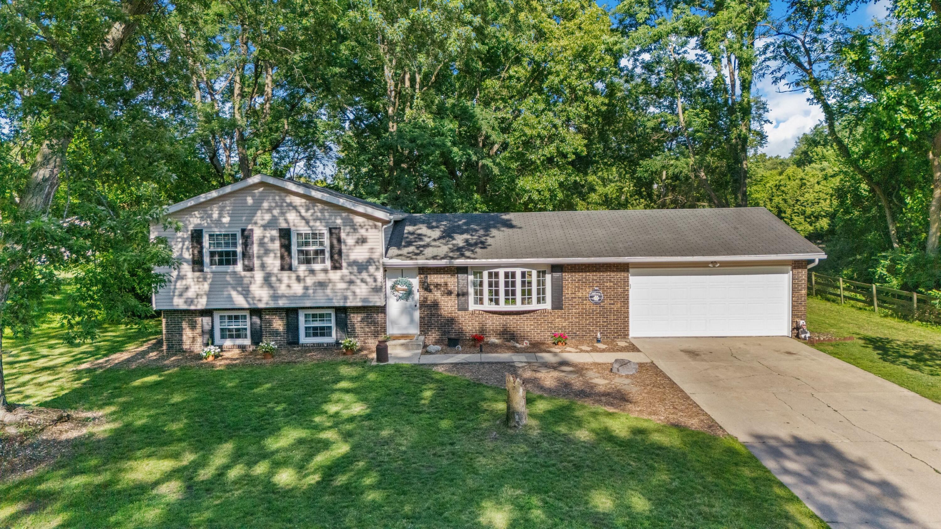 1523 Balmoral Lane Niles MI 49120