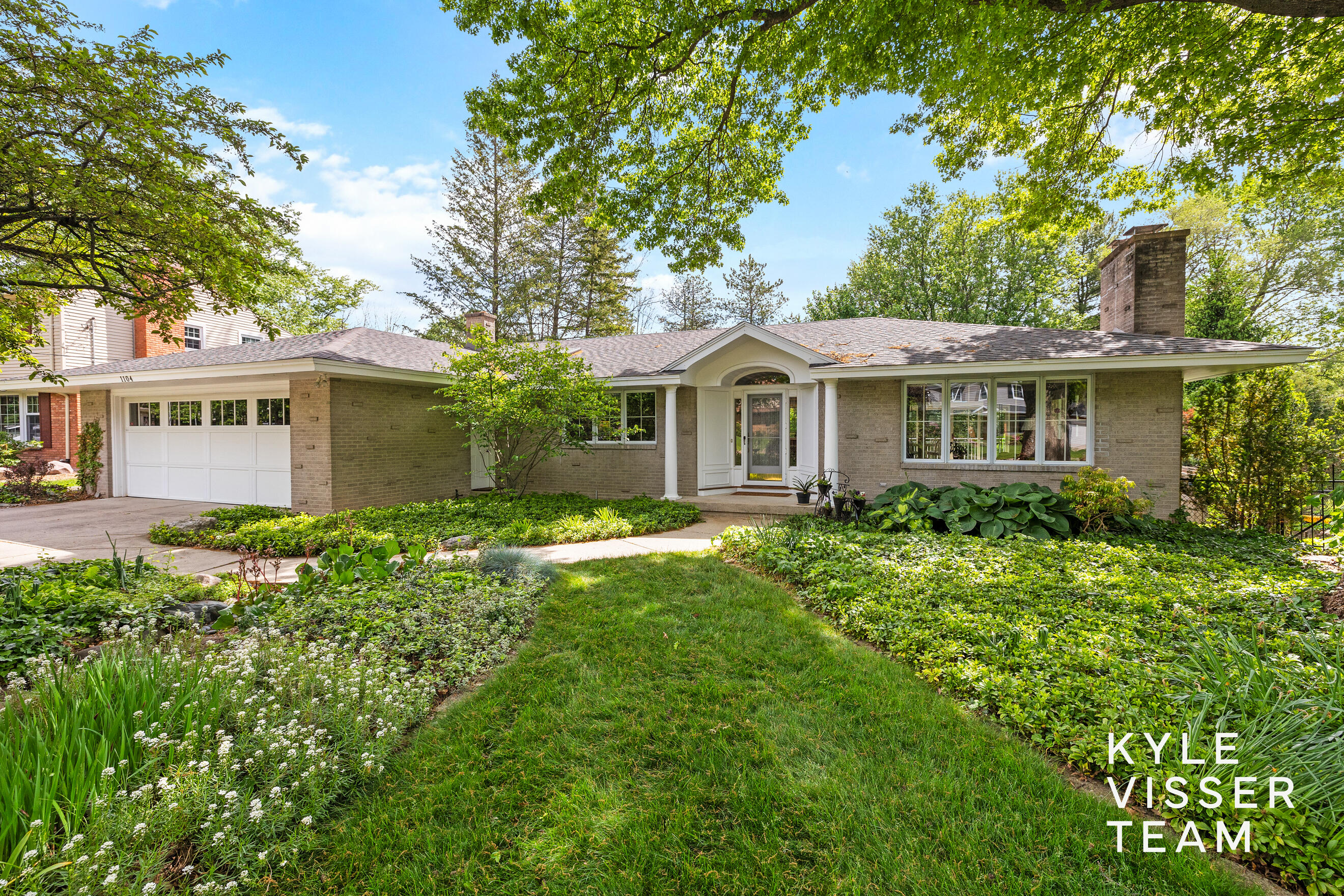 East Grand Rapids MI, 1104 Idema Drive SE