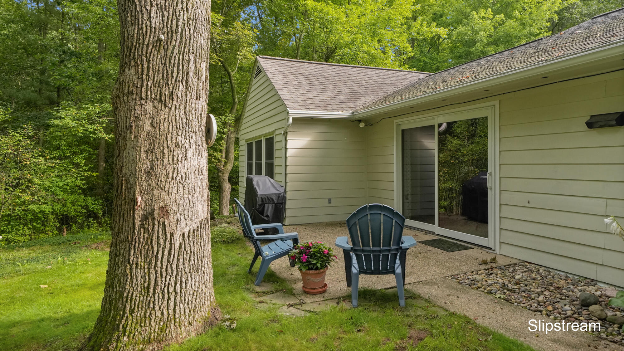 5059 12 Mile Road NE Rockford MI 49341