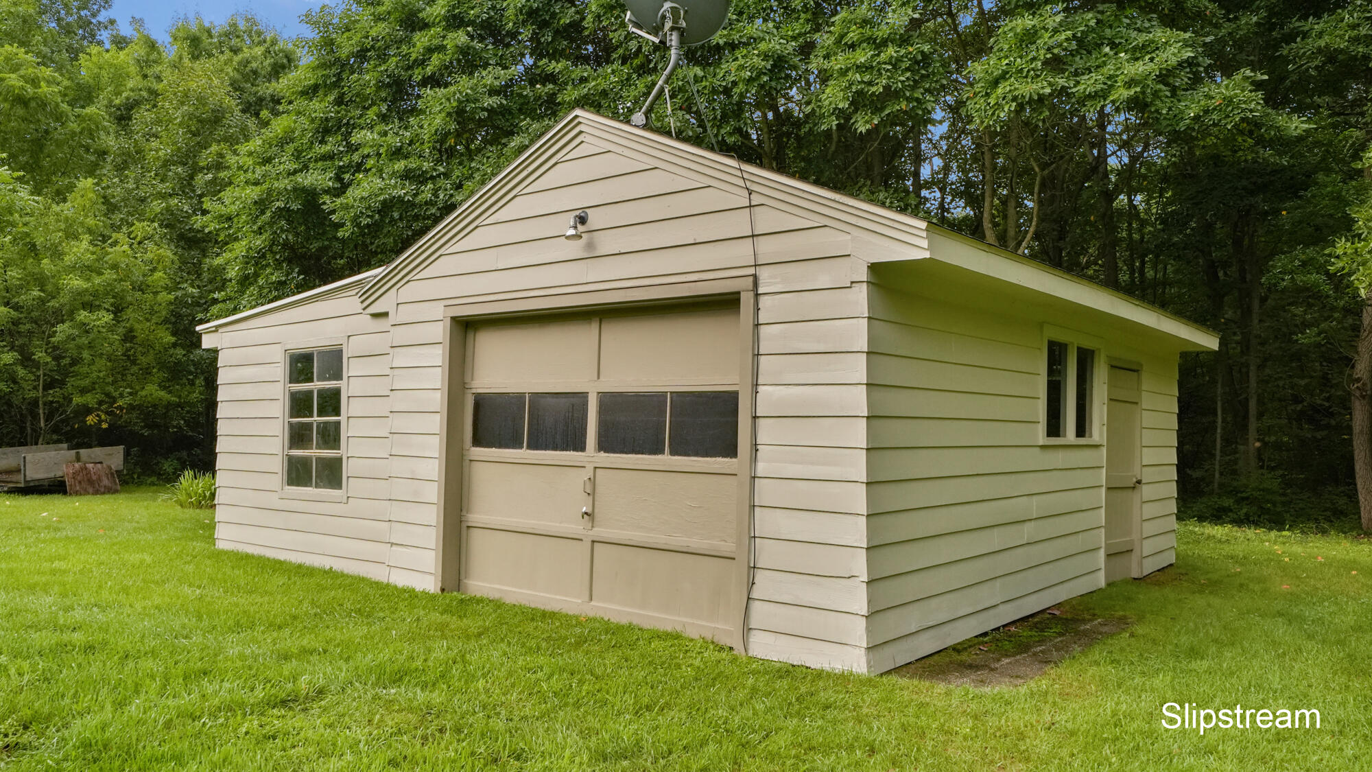 5059 12 Mile Road NE Rockford MI 49341