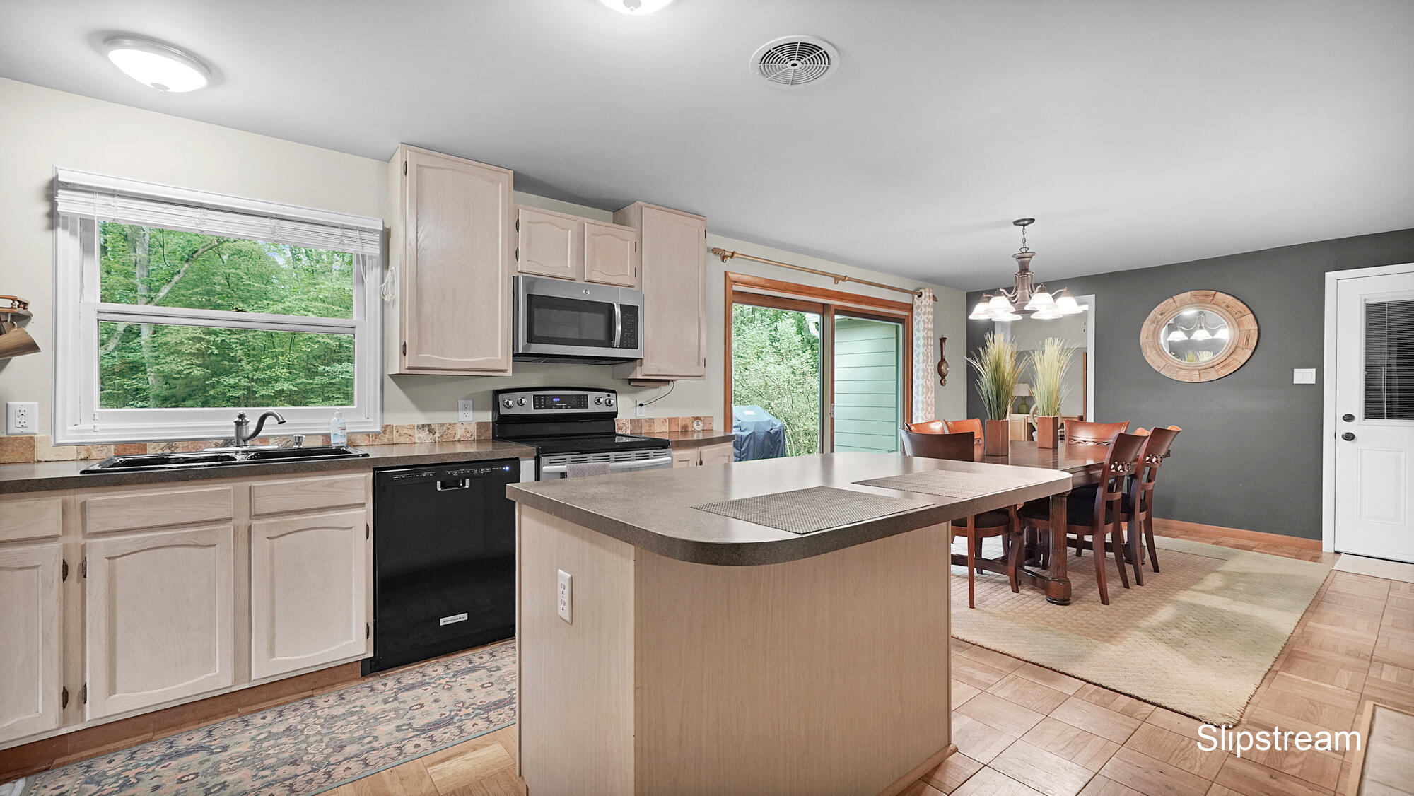 5059 12 Mile Road NE Rockford MI 49341