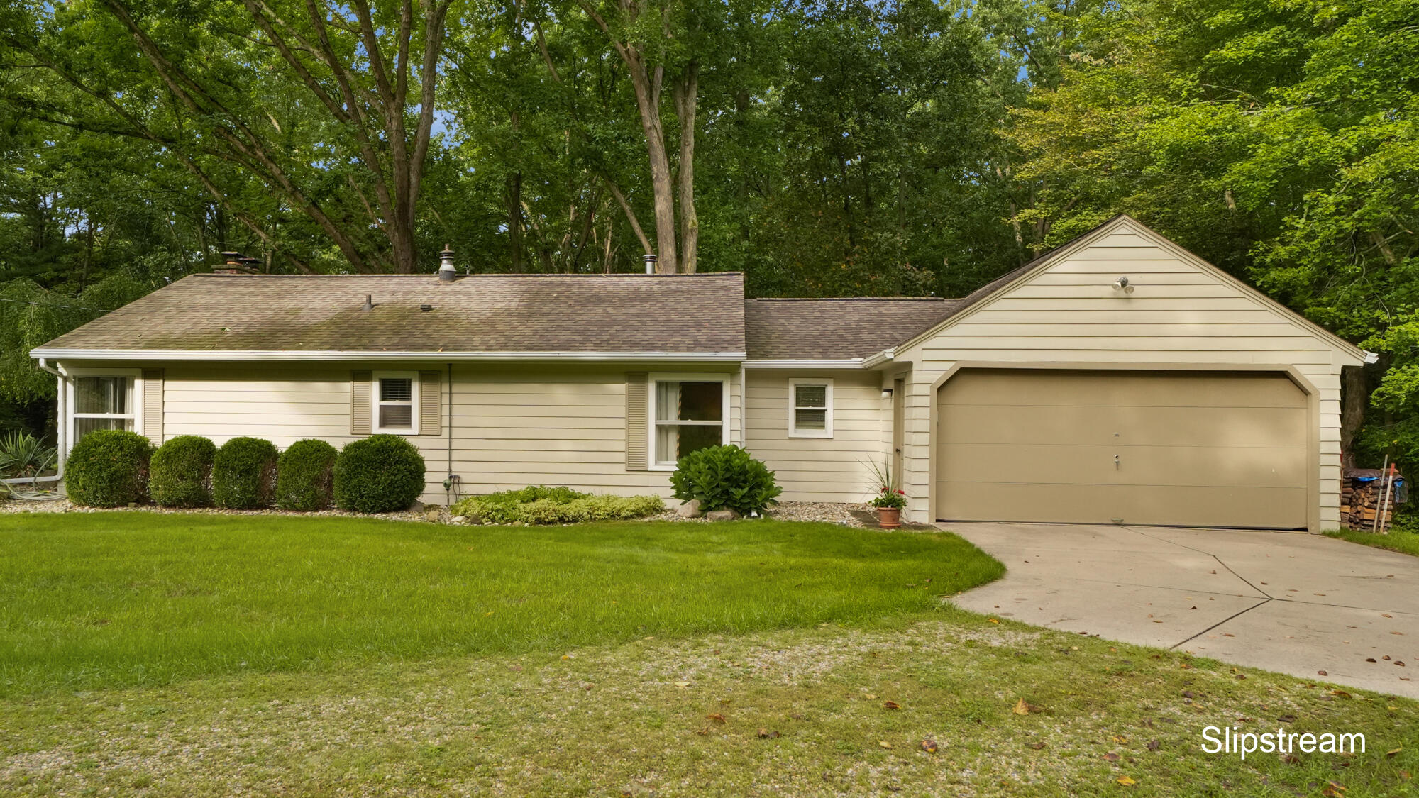 5059 12 Mile Road NE Rockford MI 49341