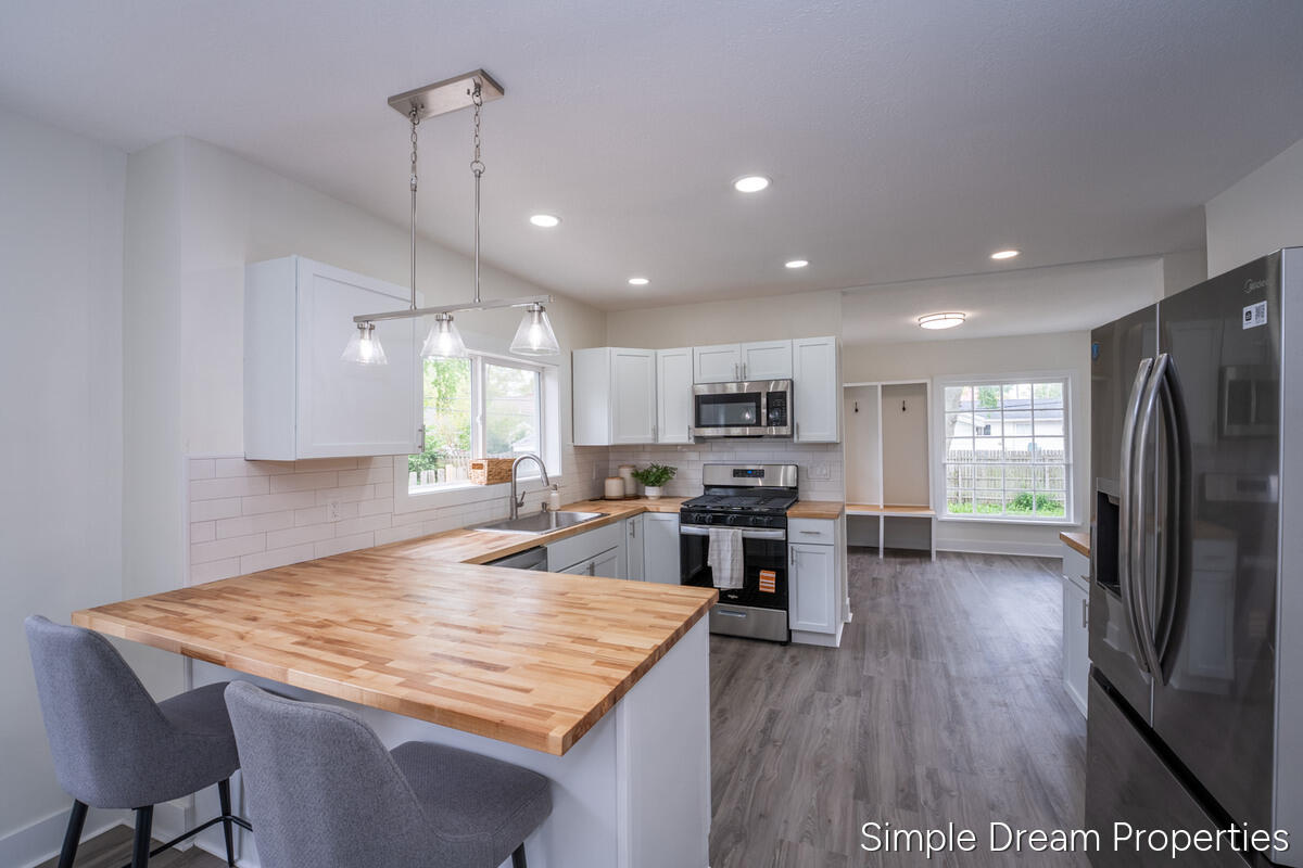 1642 Mills Avenue Muskegon MI 49445