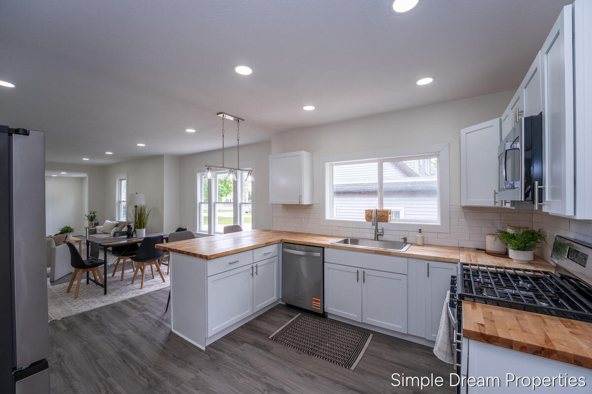 1642 Mills Avenue Muskegon MI 49445