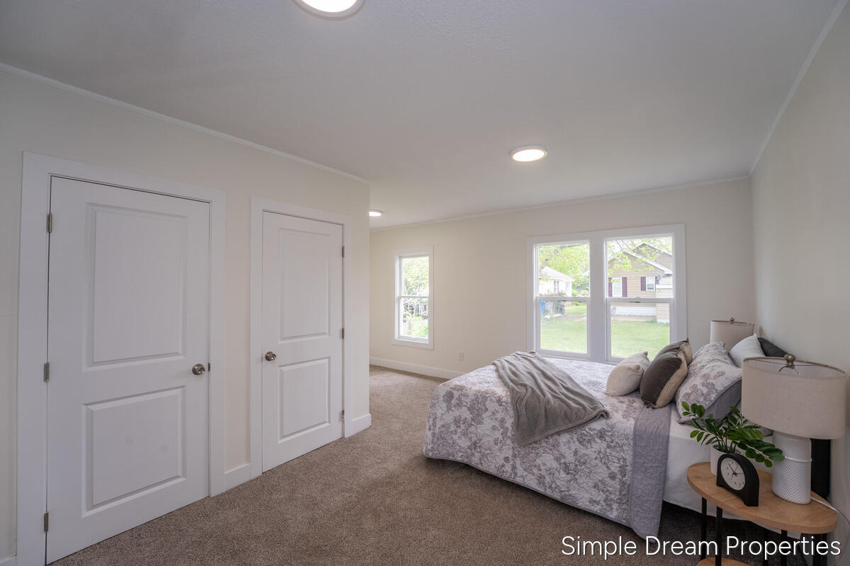 1642 Mills Avenue Muskegon MI 49445