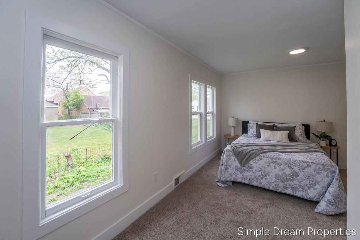 1642 Mills Avenue Muskegon MI 49445